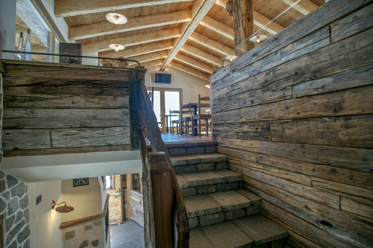 雪山之上的温馨猫舍——La Tana del Gatto 餐厅设计-39