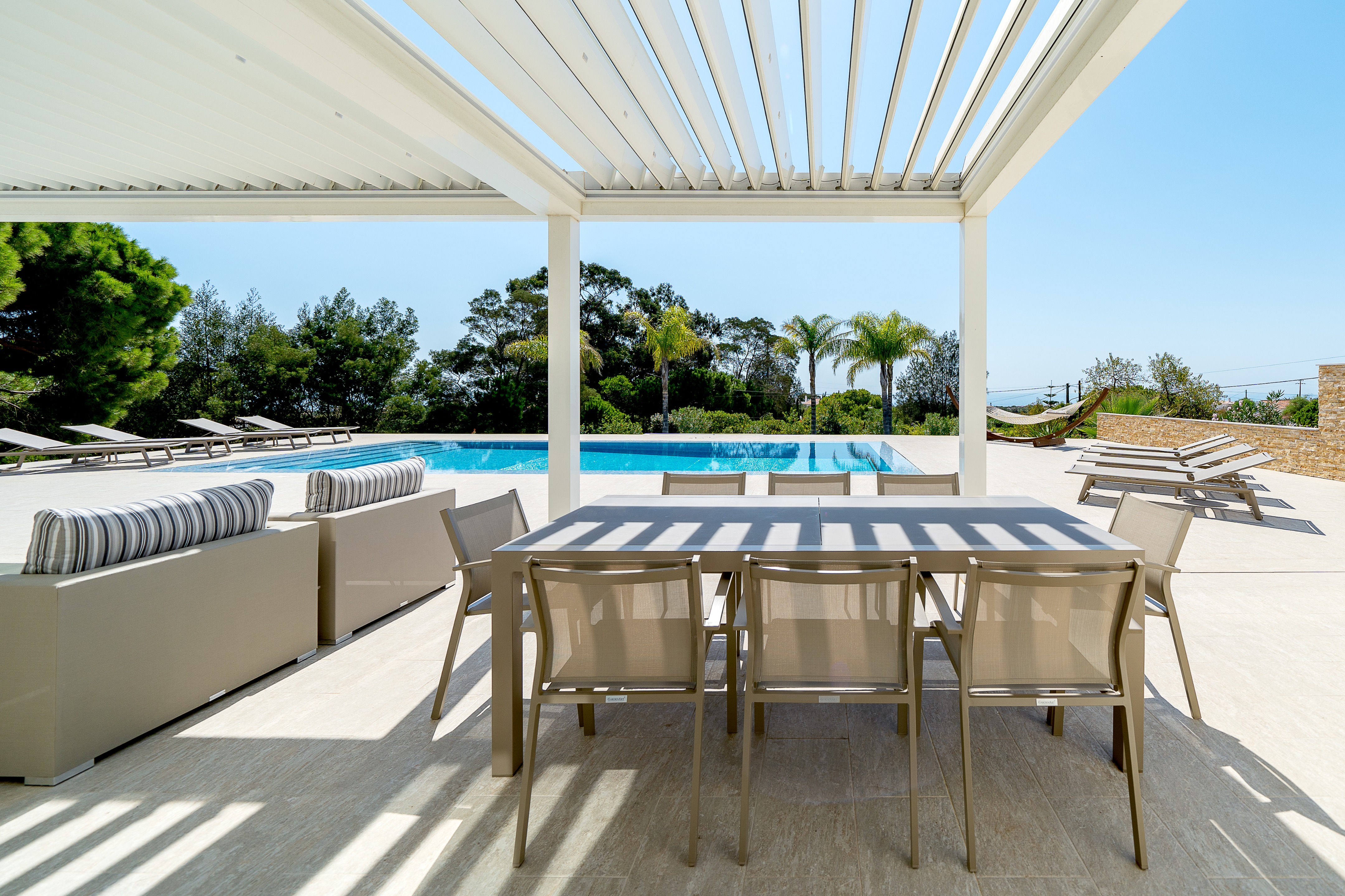 Simple Taste 团队打造的金色眼睛别墅室内设计-20