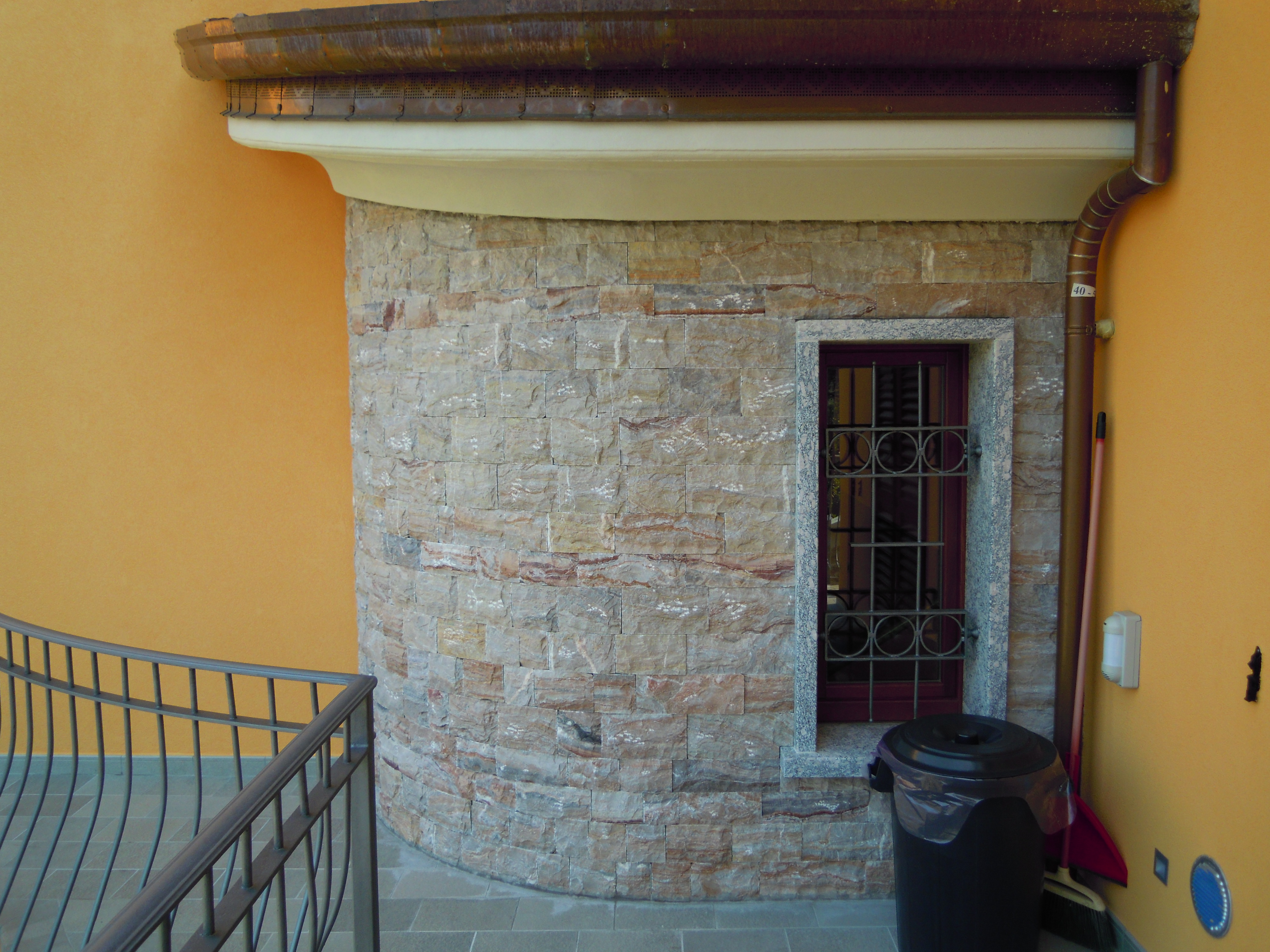 石材装点的意式住宅设计-39