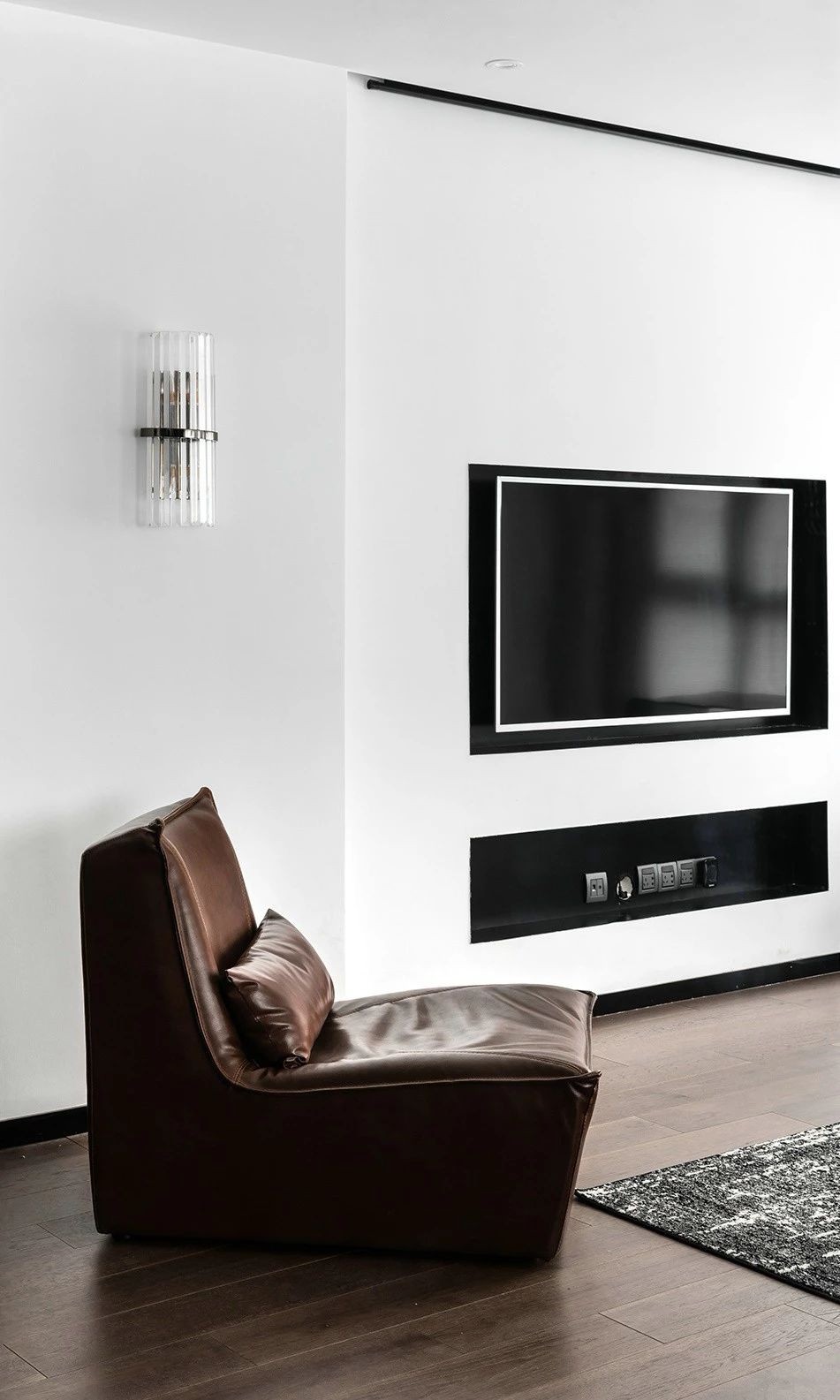 极致黑白丨非凡的设计格调-15