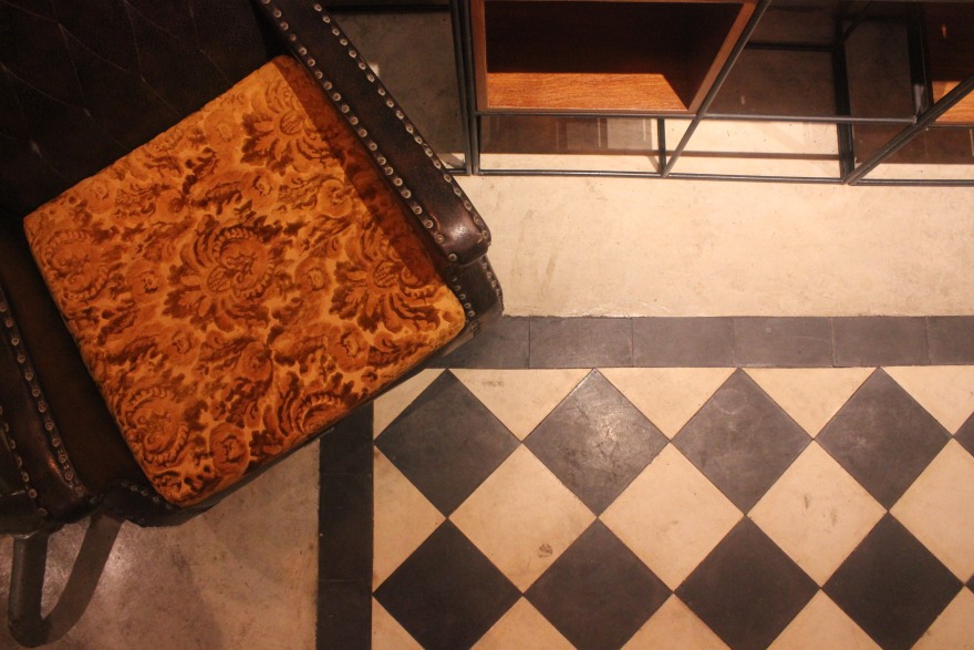 巴西 Madre Teresa 啤酒工坊——工业风展现个性与动态-0