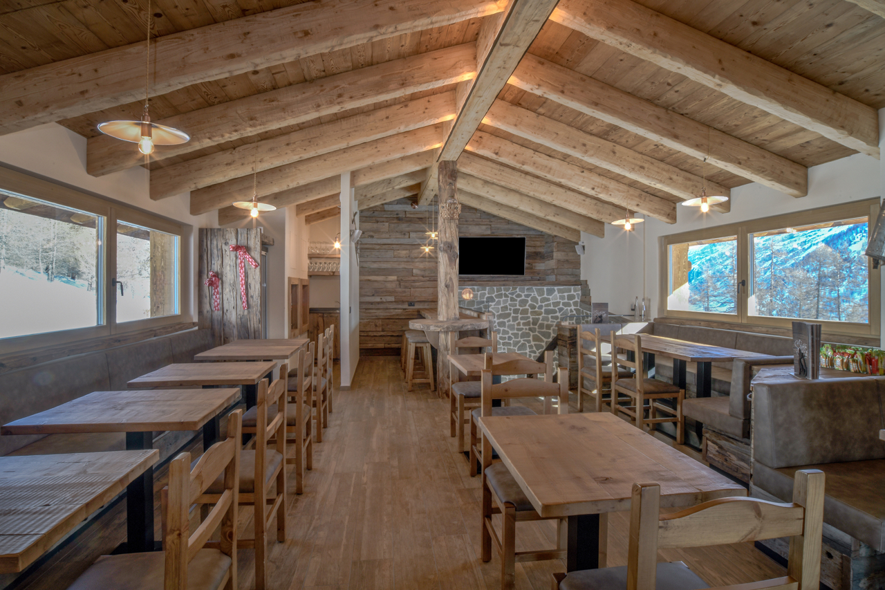 雪山之上的温馨猫舍——La Tana del Gatto 餐厅设计-16