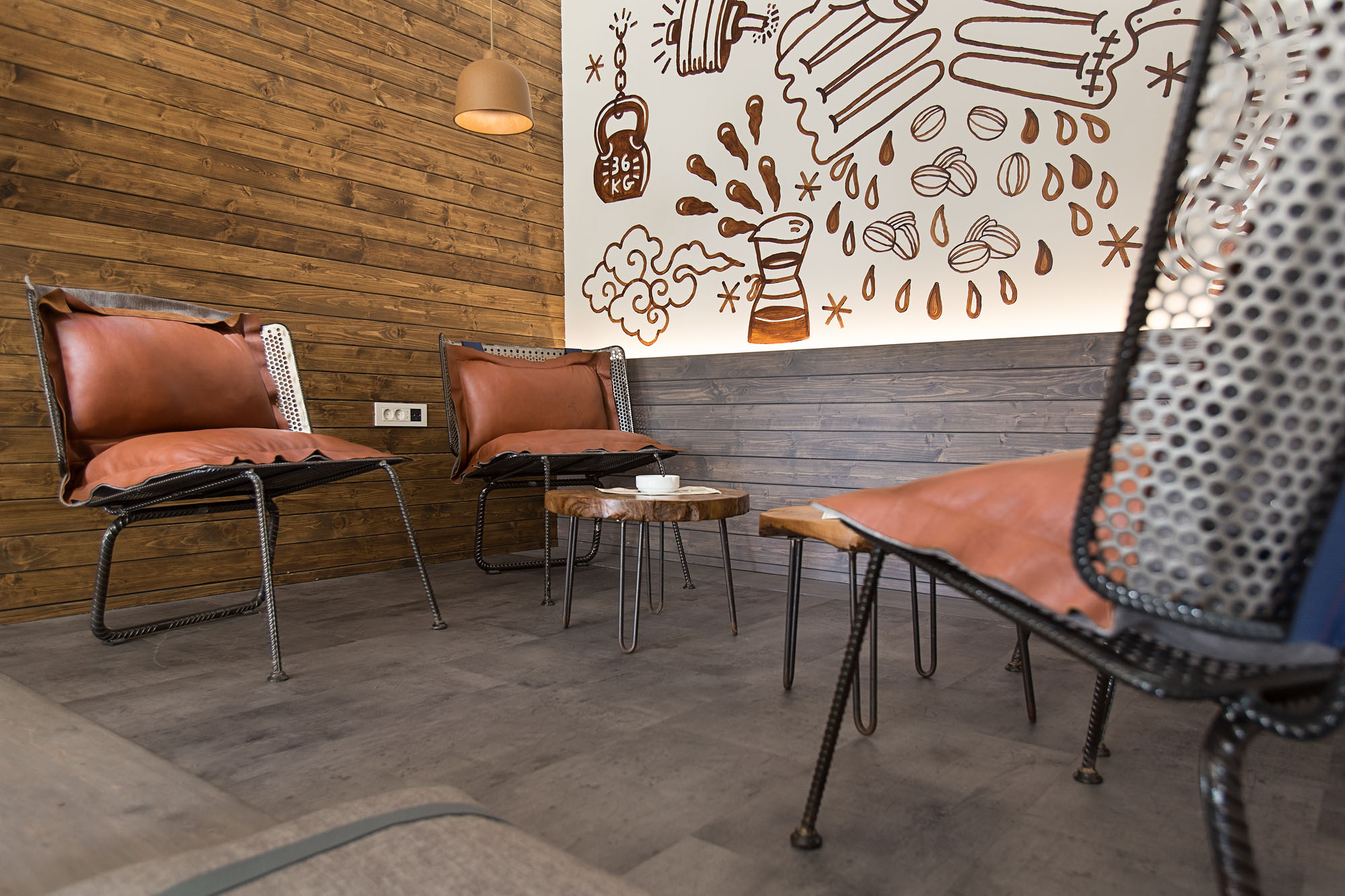 Serbia 咖啡厅 | 金属架构与咖啡色彩的完美融合-3