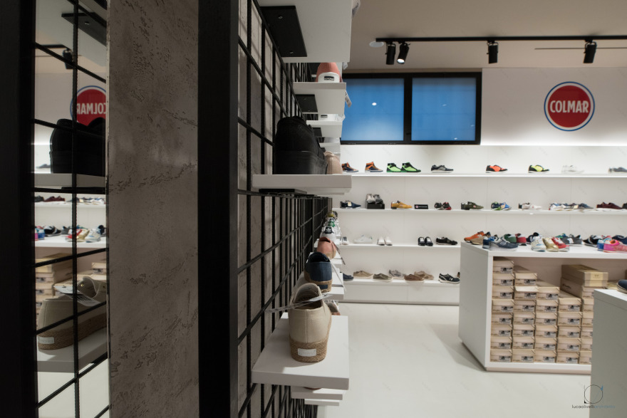 2018 年博纳科索品牌折扣店室内设计-18