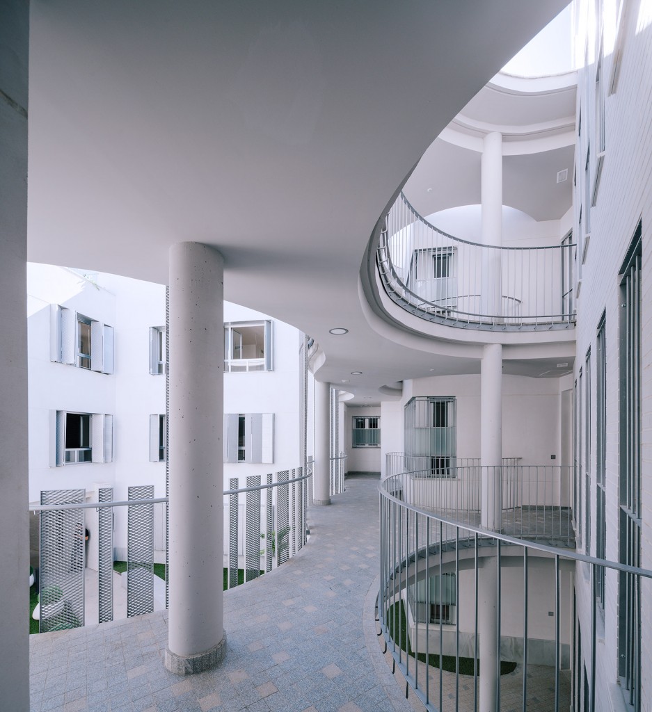 融合历史与当代的塞维利亚多户住宅-13