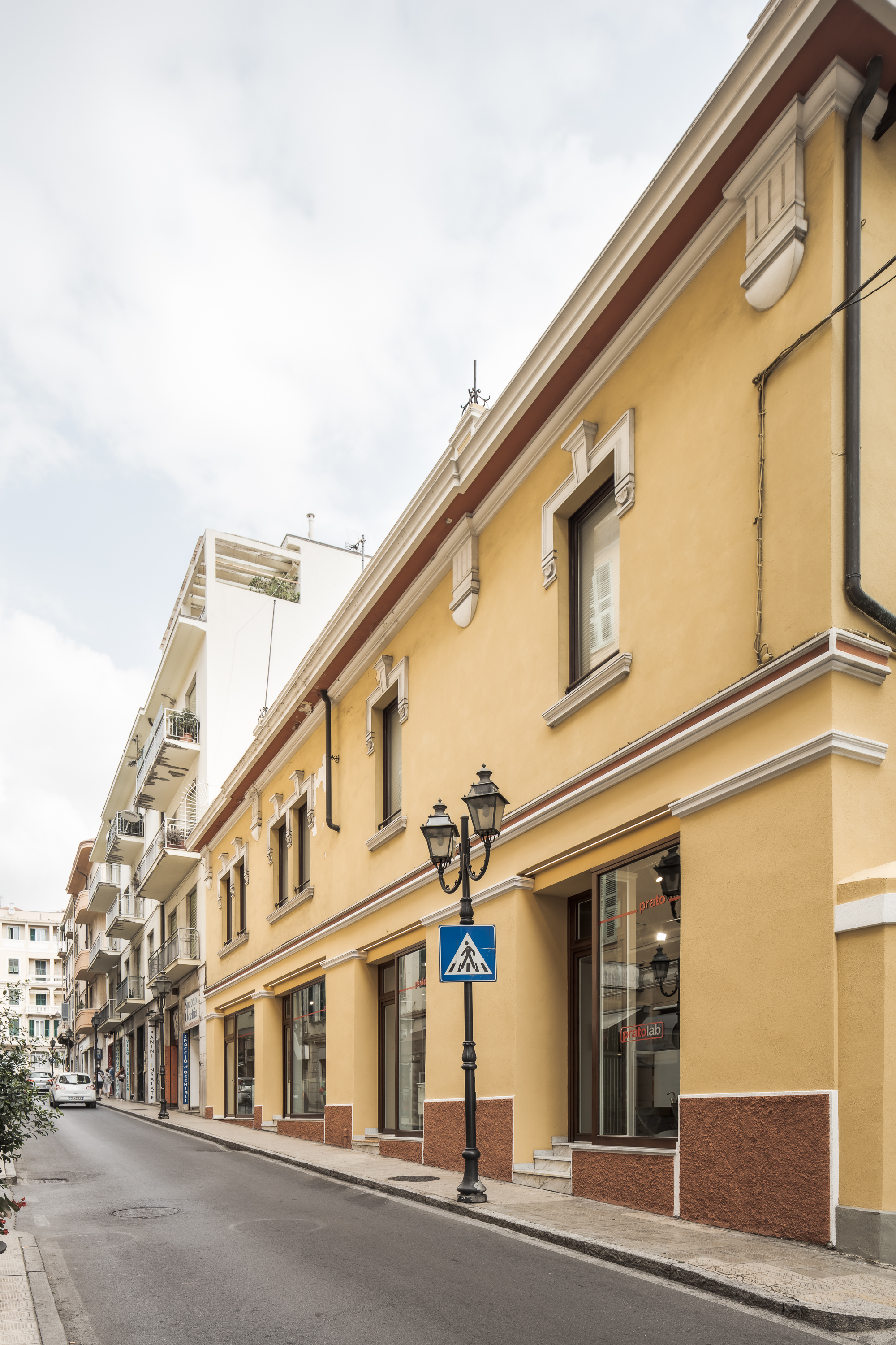 2019 年完成的豪华展厅设计-17