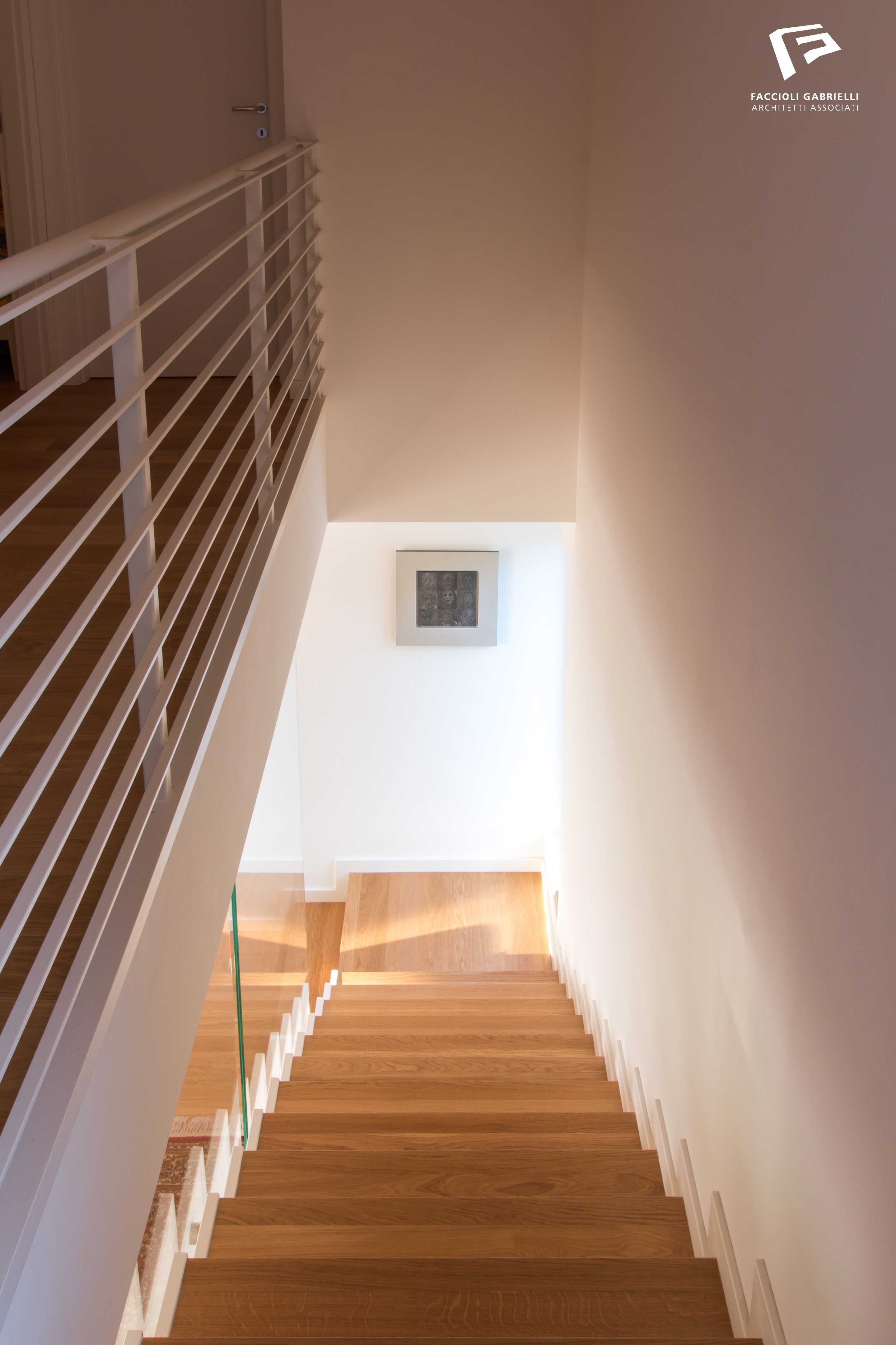 意式湖畔别墅-15