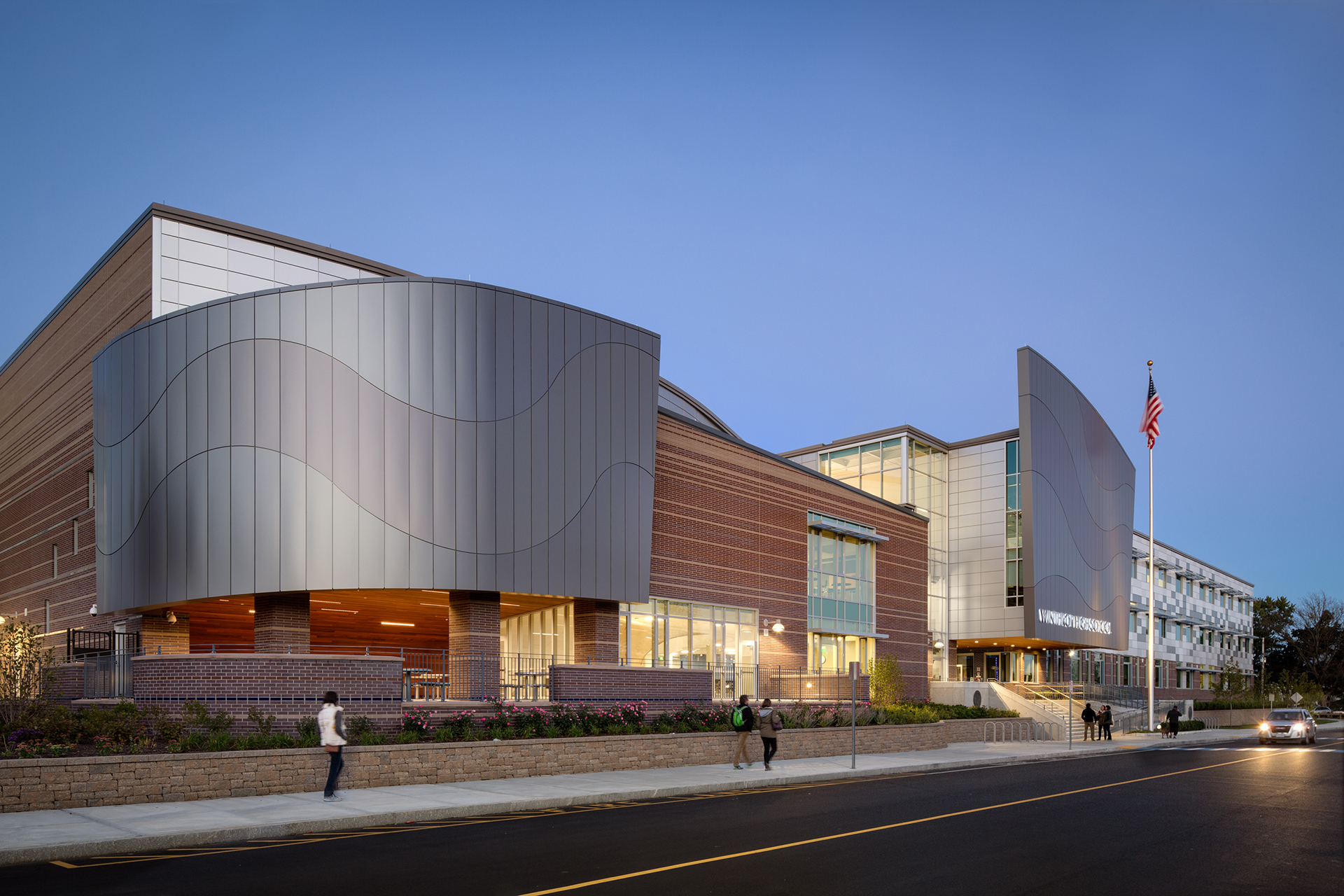 温斯洛普中学,高中-0