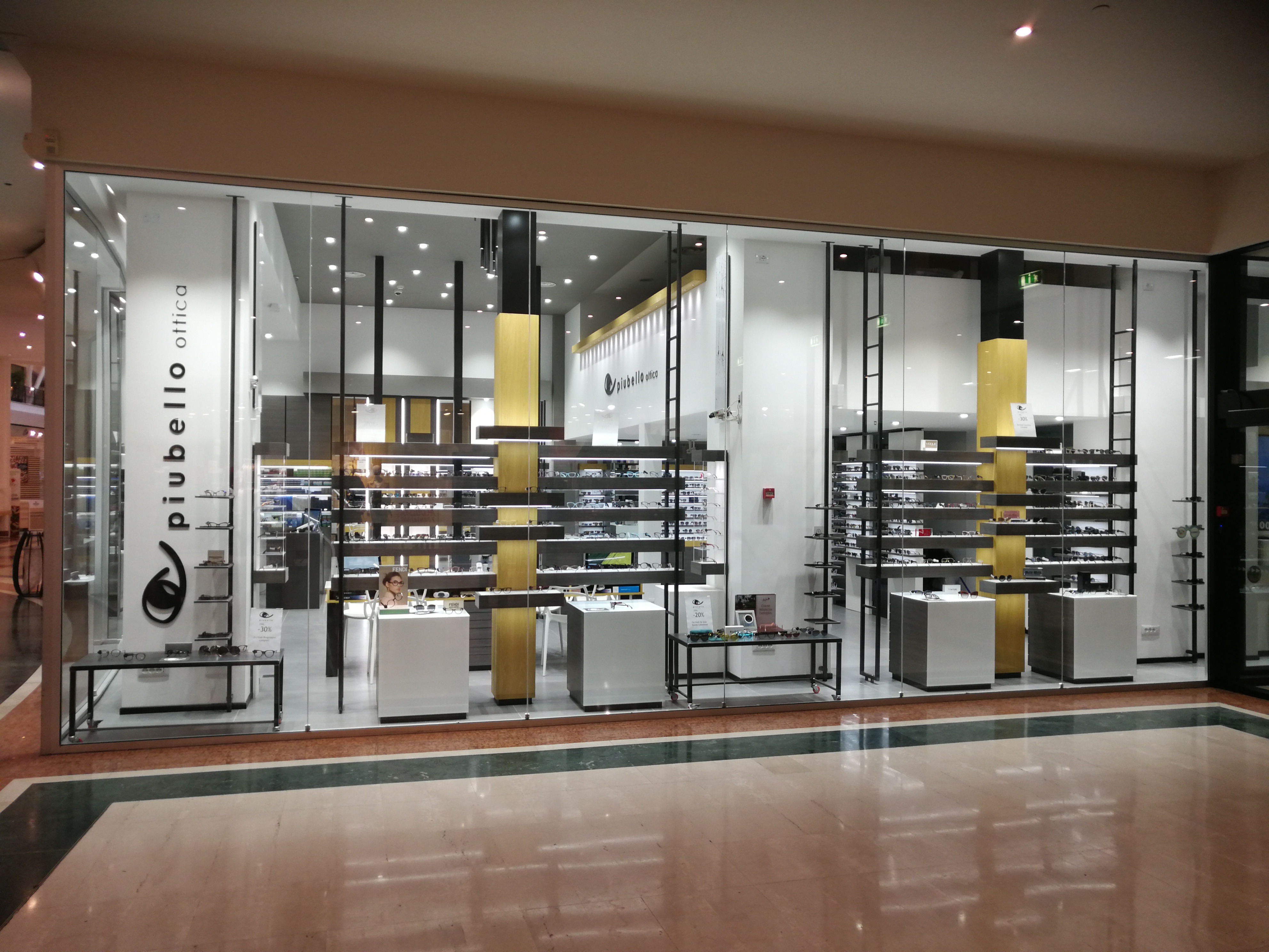 Ottica Piubello 购物中心的工业风设计-3