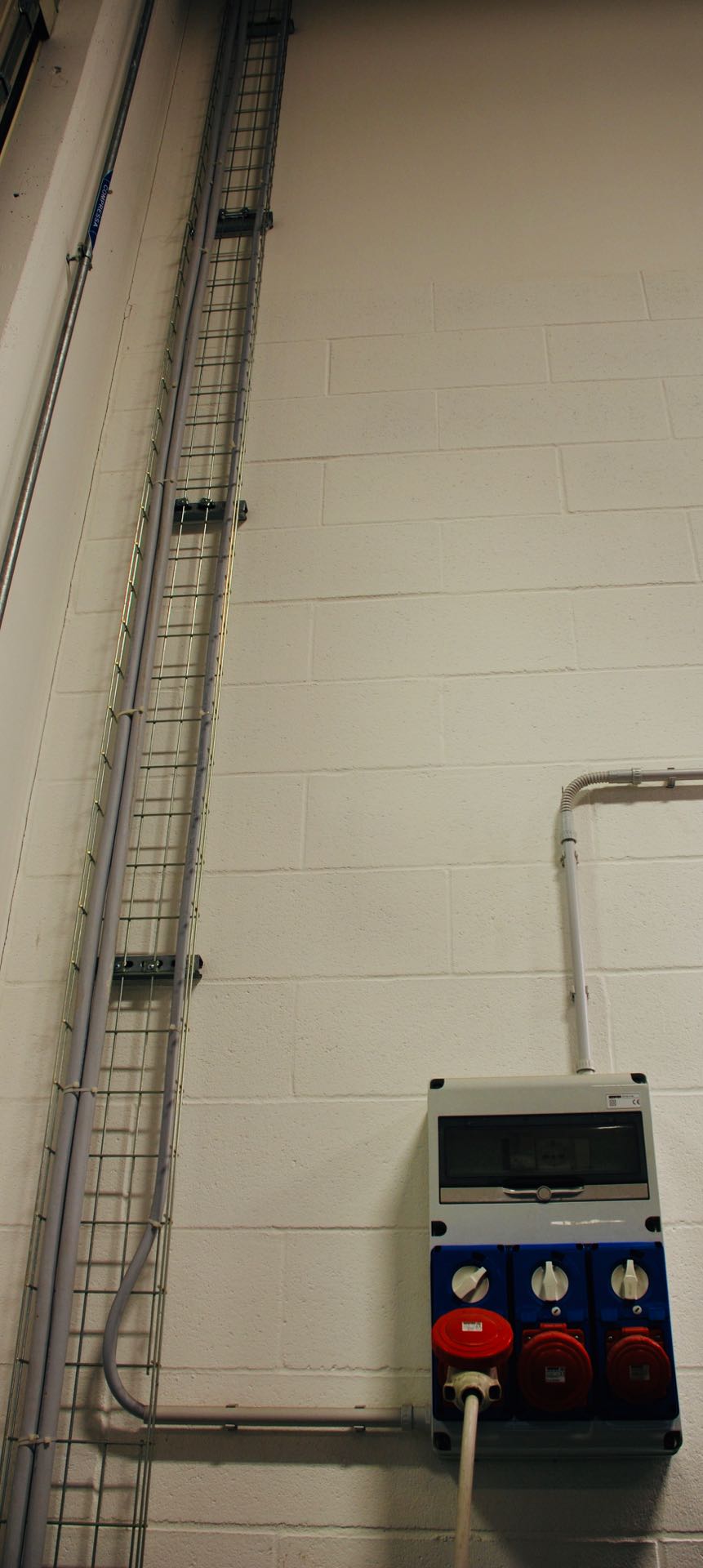 意大利 Polmac 公司总部工厂室内设计案例-32