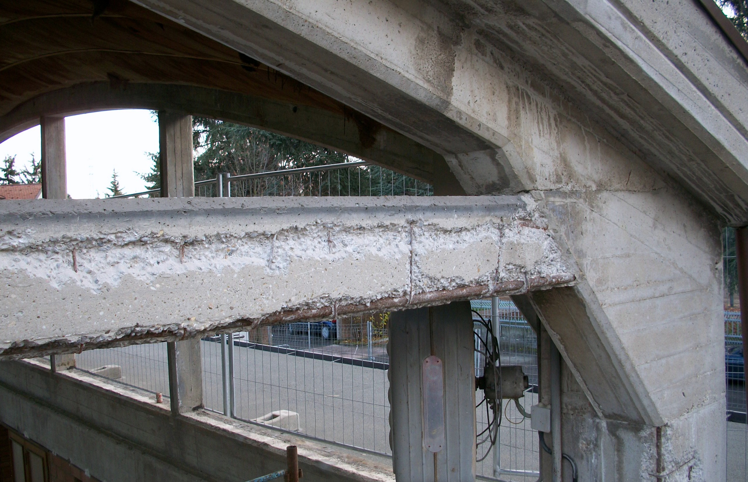 2011 年建设的多功能文化中心——O.S.E.A-17