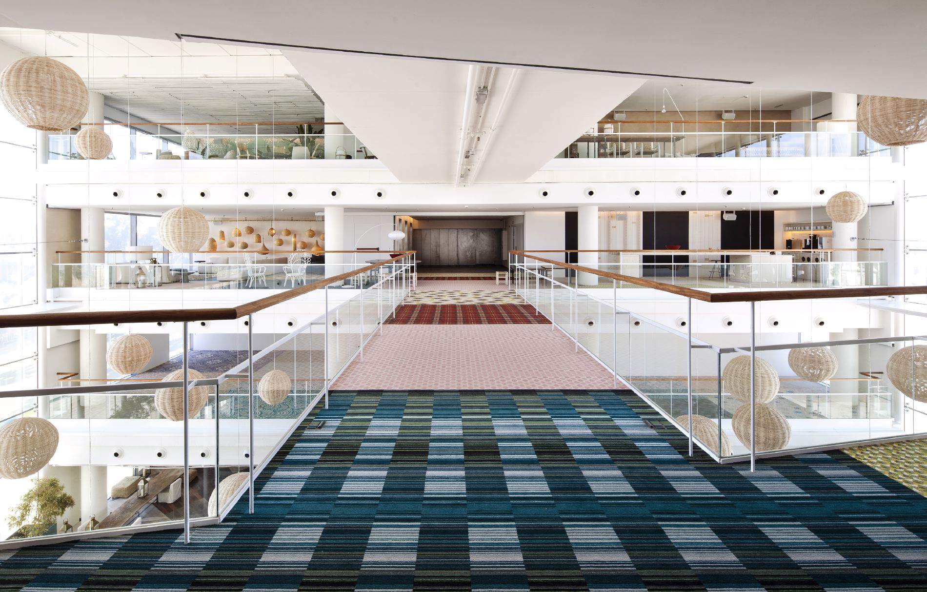 巴塞罗那 Desigual 总部室内设计-10