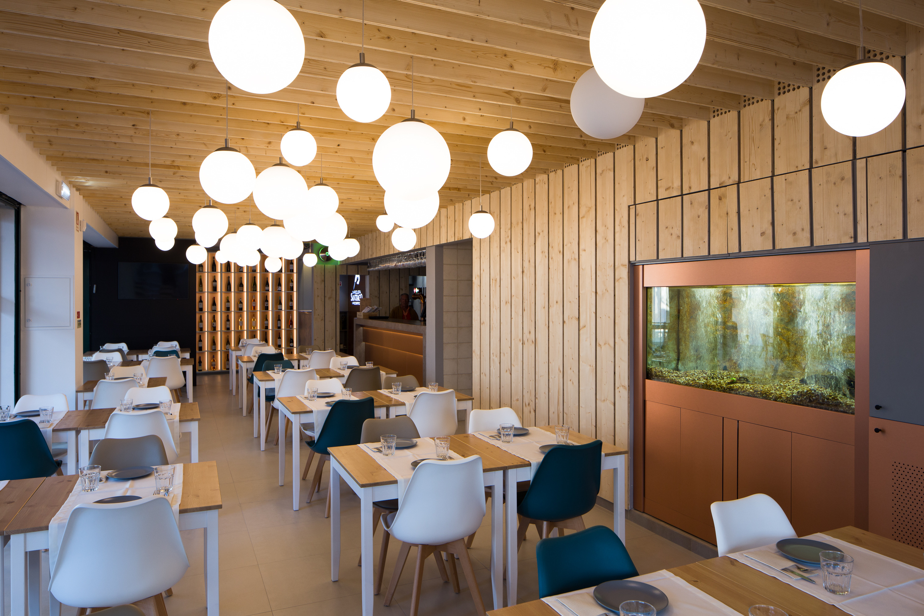 葡萄牙阿尔加维 Quarteira Santiago 餐厅室内设计-2