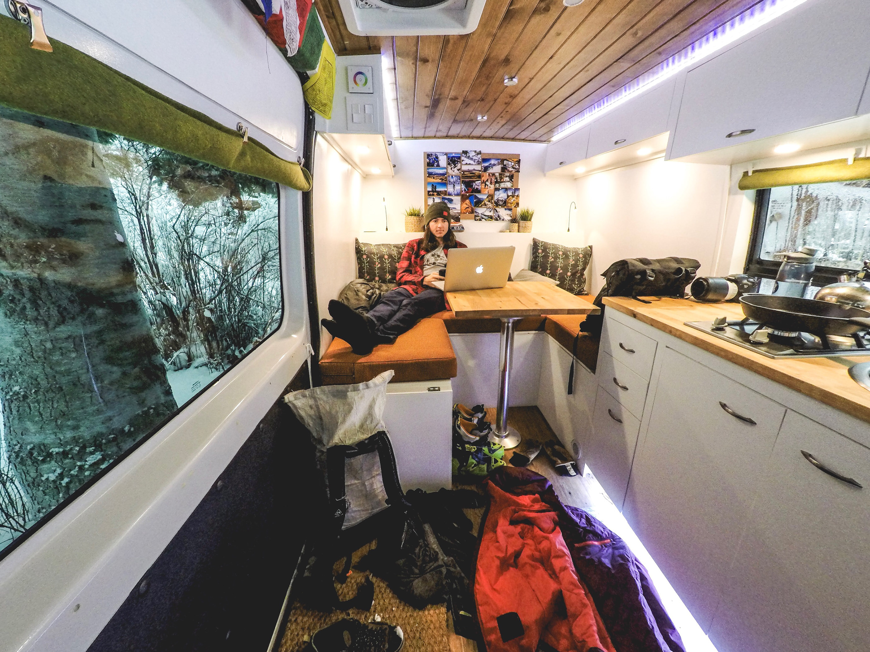 升级版 Van 2.0——多功能房车生活空间-0