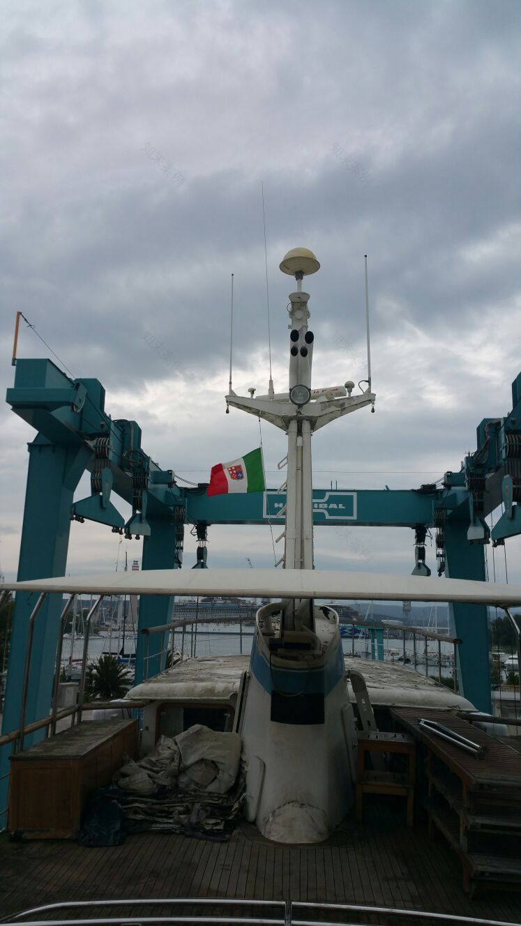 豪华游艇"Letting Go"的室内设计亮点-25