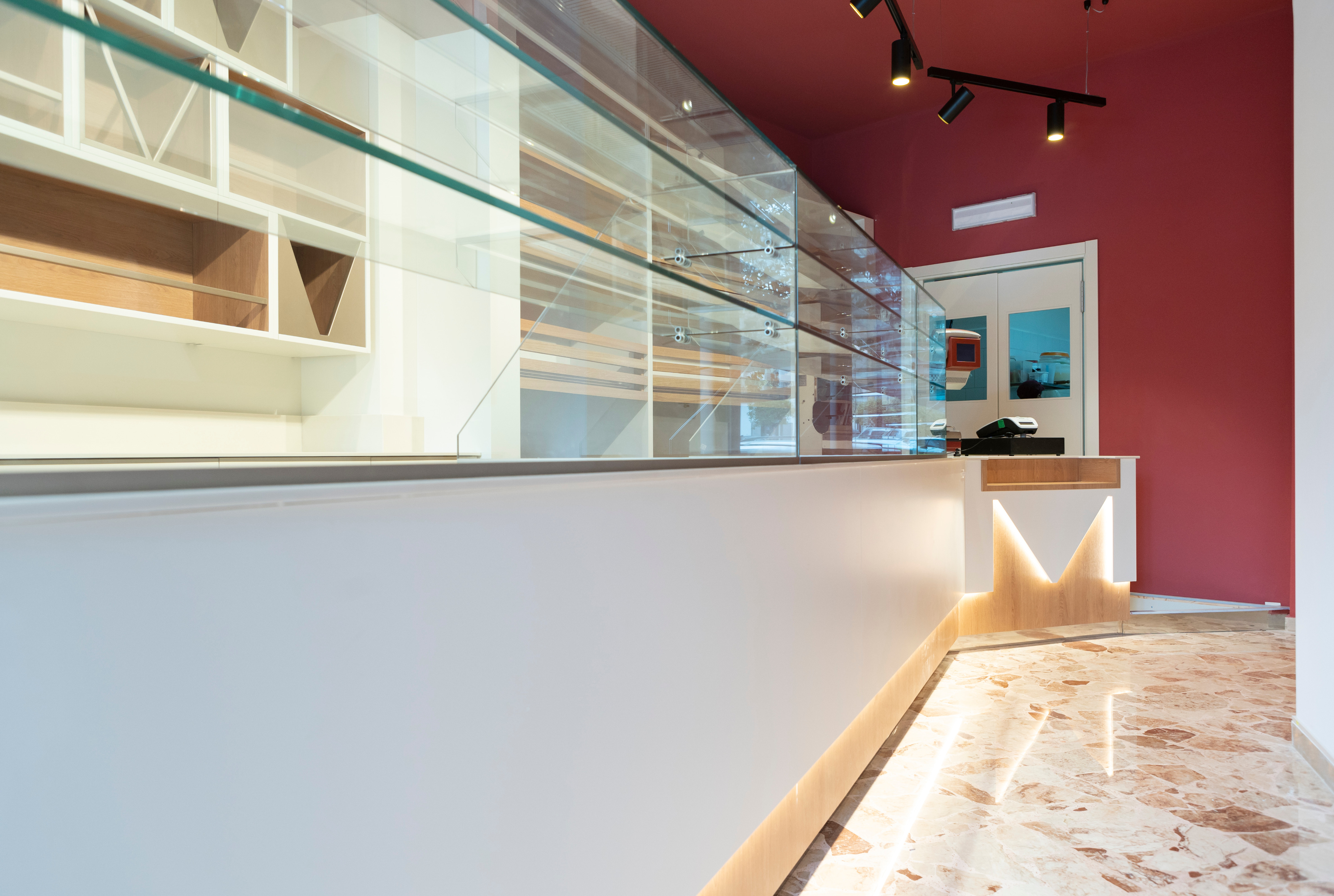 历史面包坊 Murgolo 的现代室内设计之旅-15