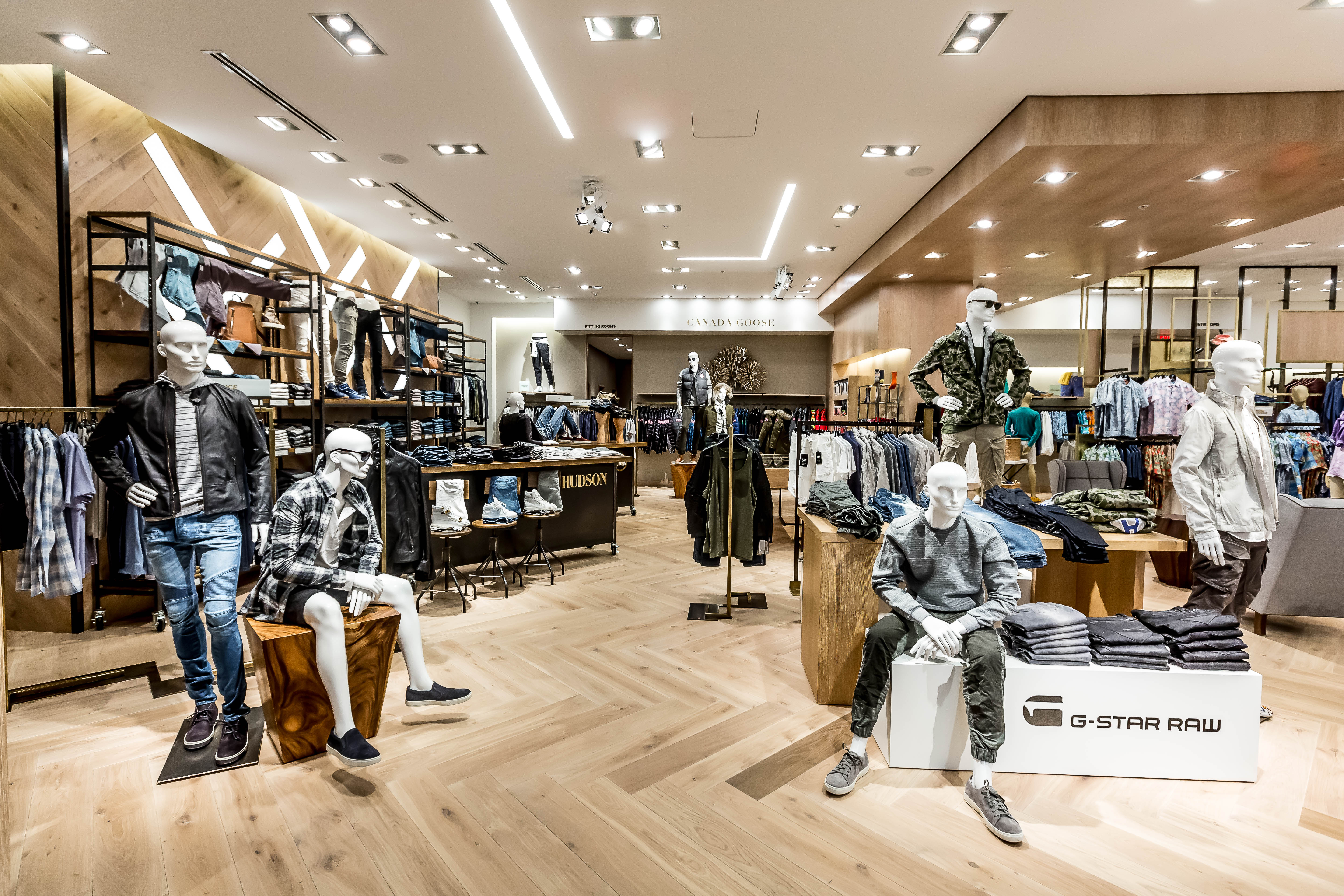 夏威夷 Saks 第五大道商店 | 自然光与瀑布灵感的室内设计-10