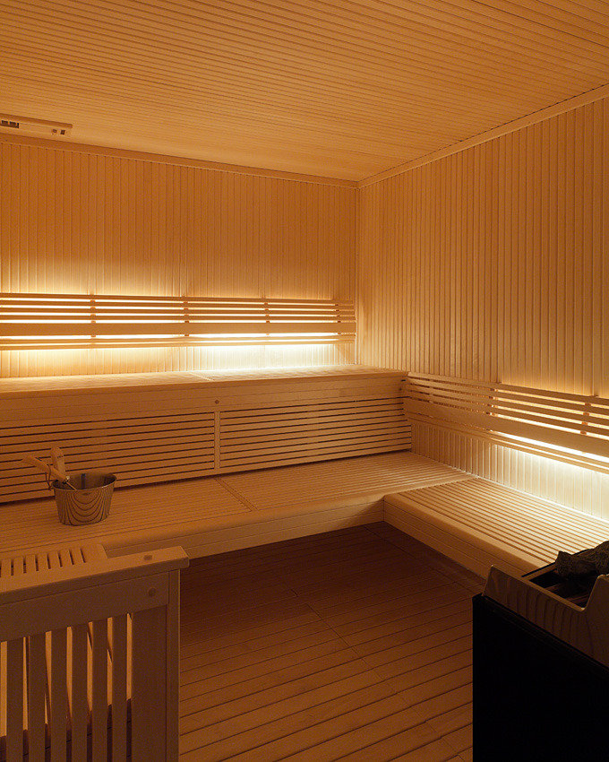 金光璀璨的家庭娱乐室-11