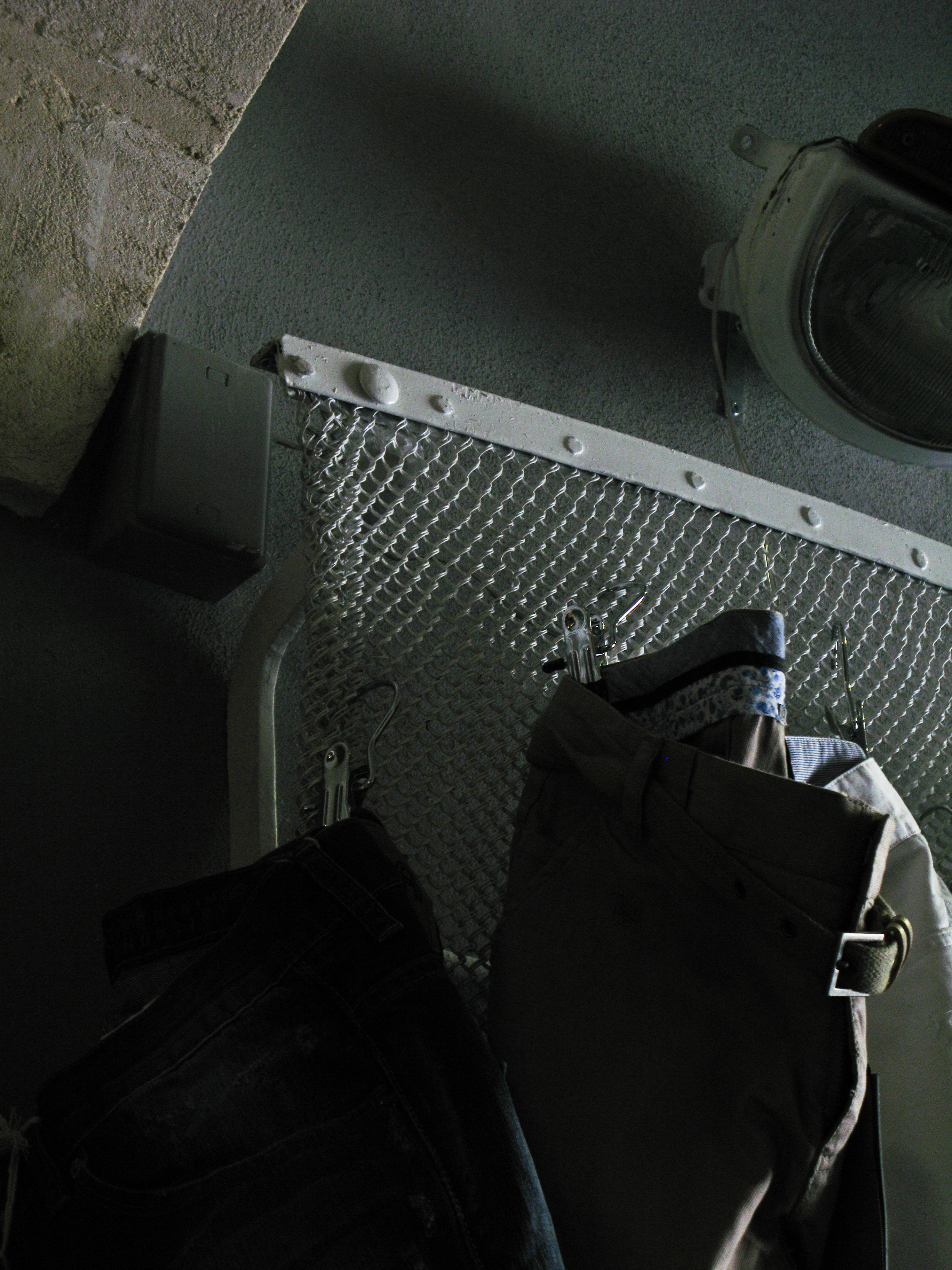 废旧车间变时尚商店的创意重生-24