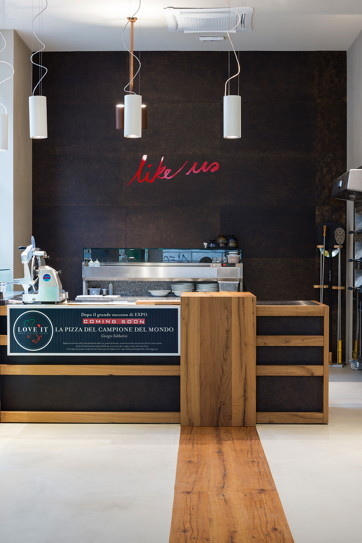 米兰“Love it”旗舰店,美食体验的室内设计盛宴-1