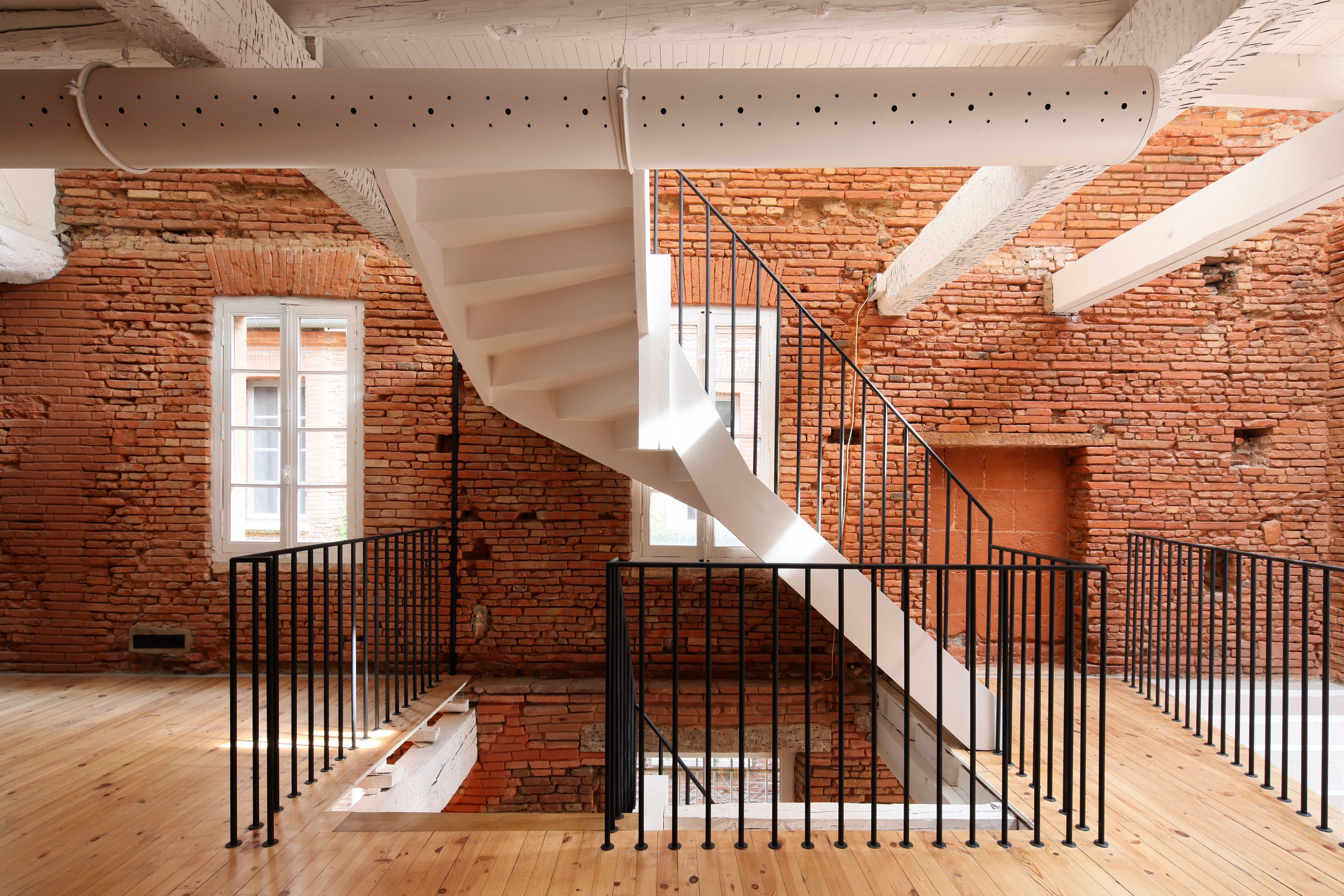 苏孙品牌店 | 四层空间无隔墙,历史建筑里的现代商业之美-0