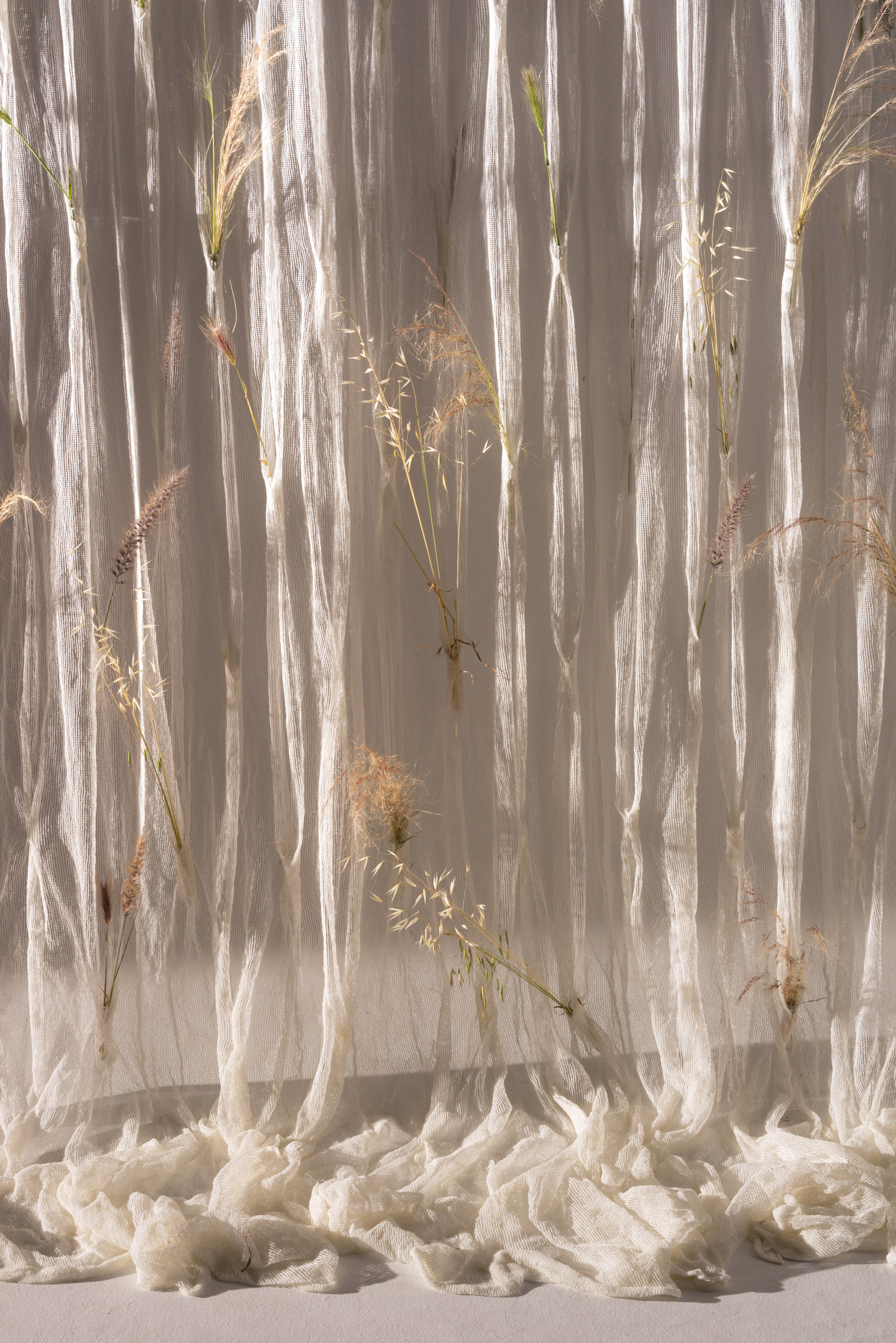 Fresh blooms decorate Draped Flowers Curtain woven from paper-13