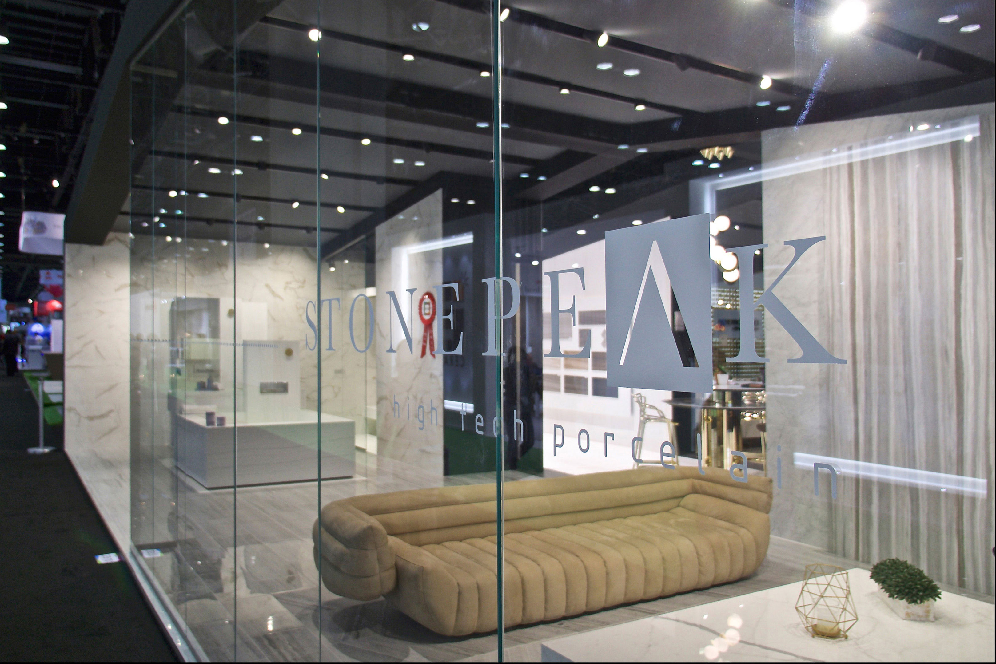 斯通峰陶瓷覆盖物 2017-16