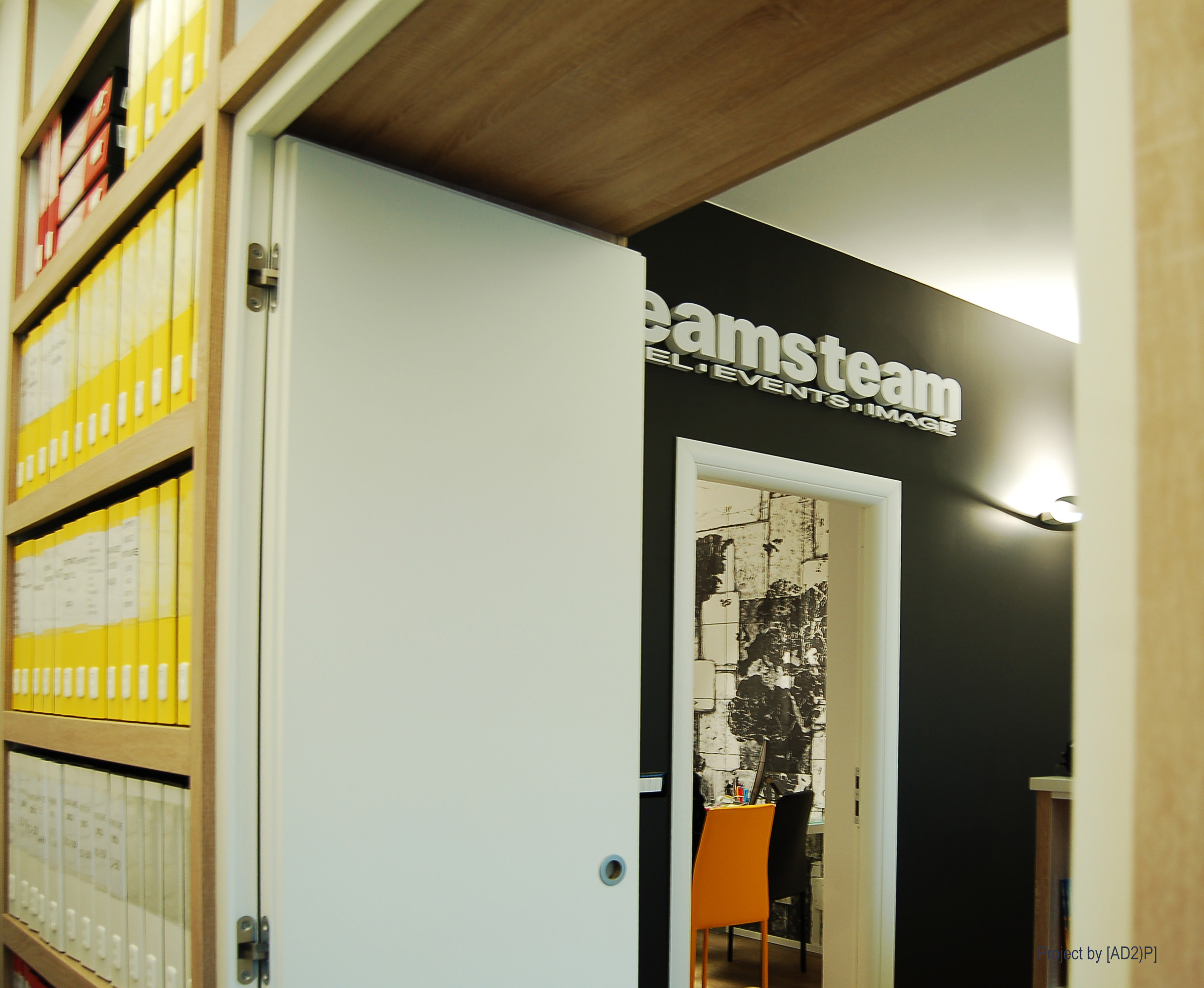 旅行代理商办公室设计-5