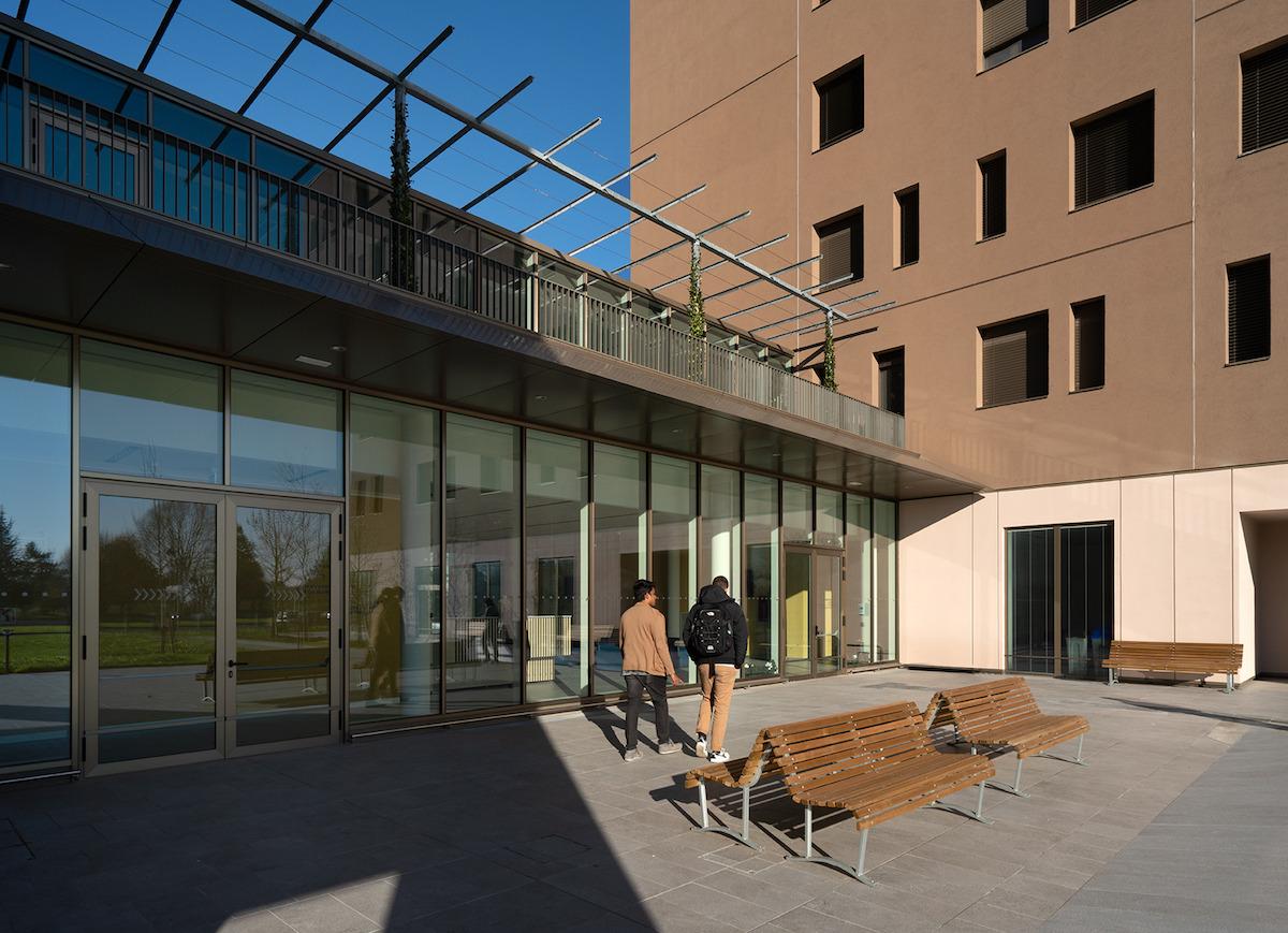 人性和谐绿意盎然的人文学府宿舍-13