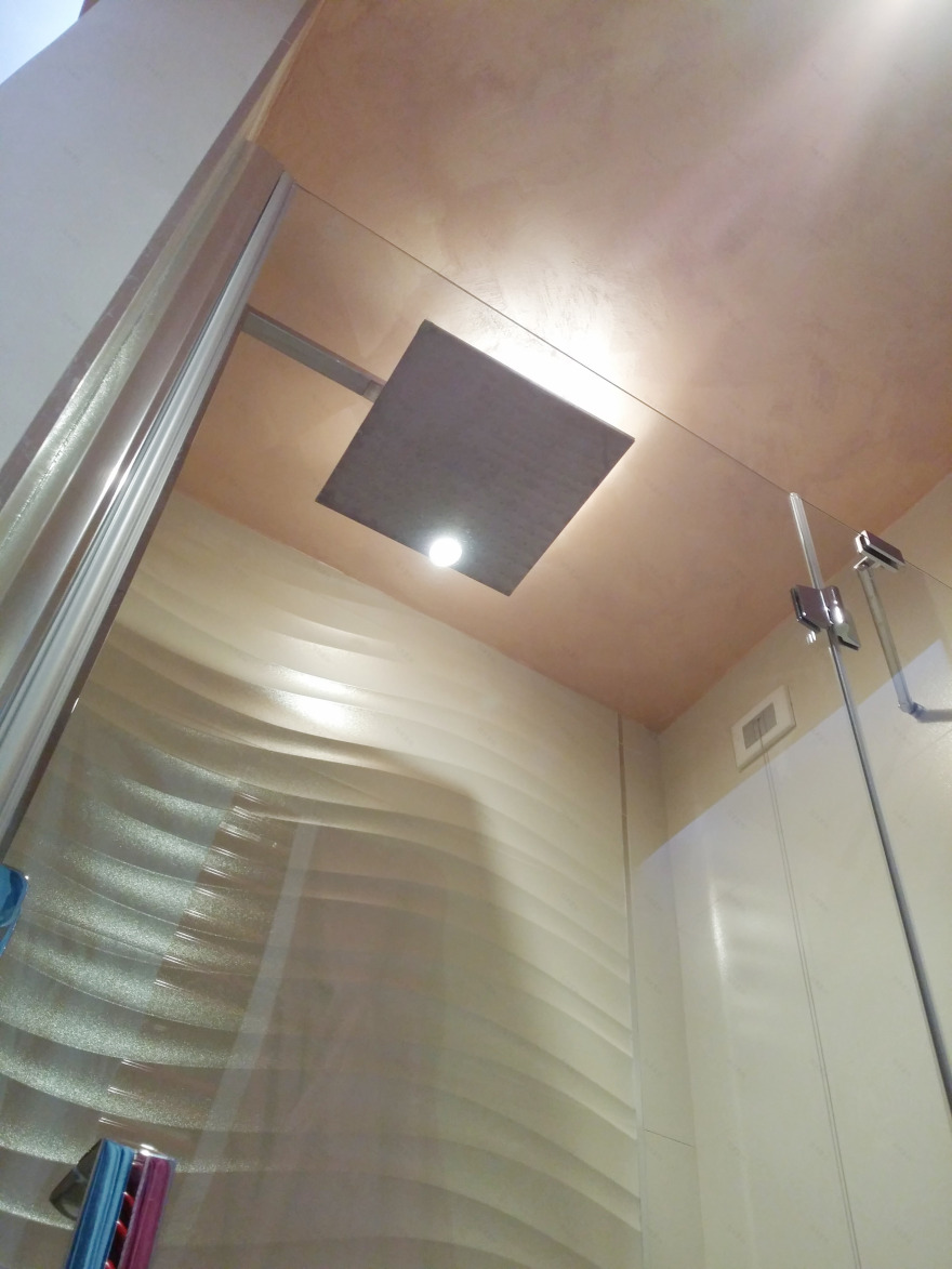 2014 年完工的个性化厨房玻璃面板装饰公寓室内设计案例-16