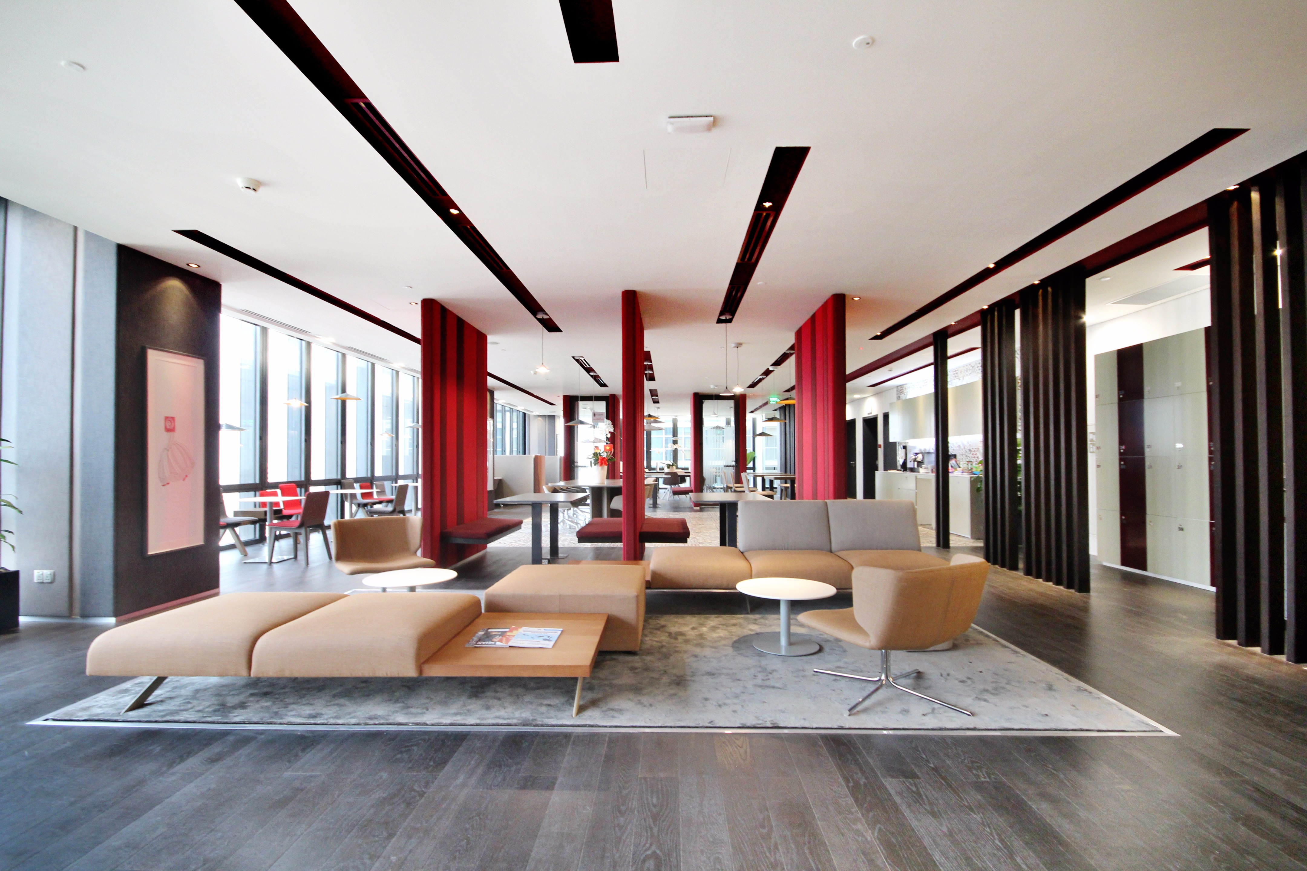 越南最大城市中心的灵动办公空间-35