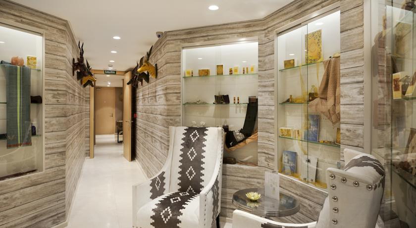 西班牙国家森林公园滑雪胜地酒店“El Lodge”翻新-15