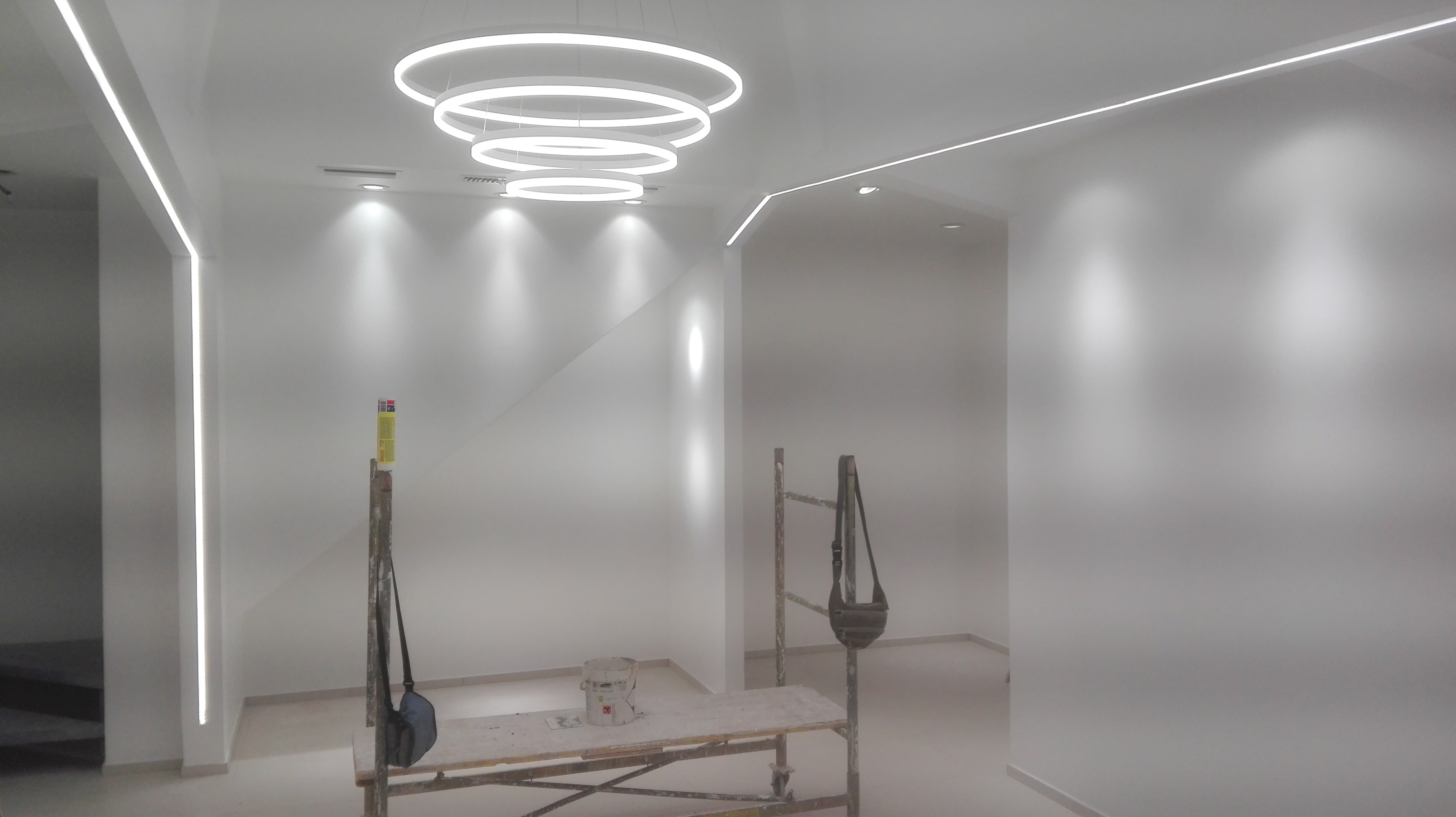 破碎线条与光束的完美结合-11