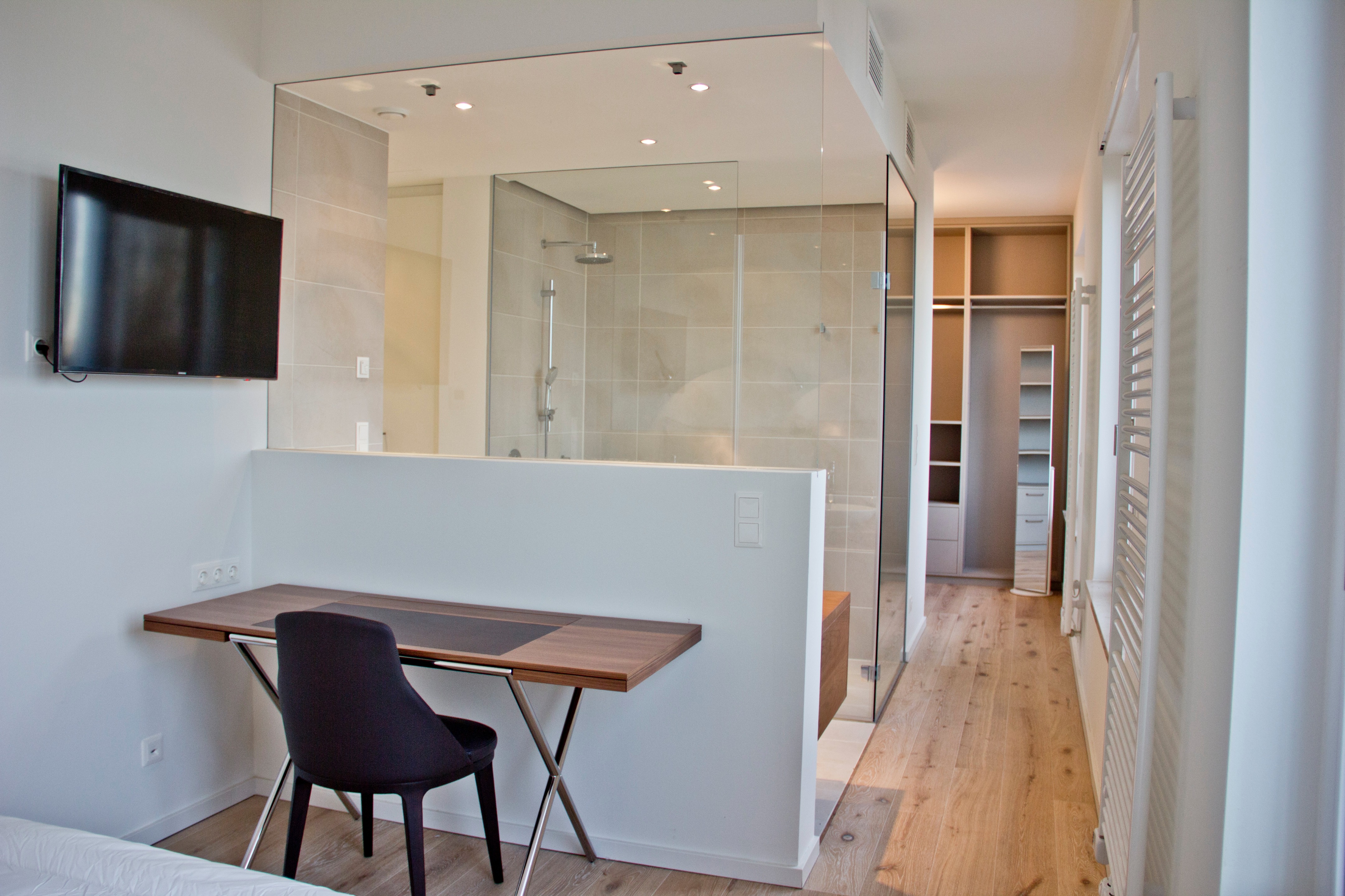 柏林中心顶层公寓的现代意式设计-12