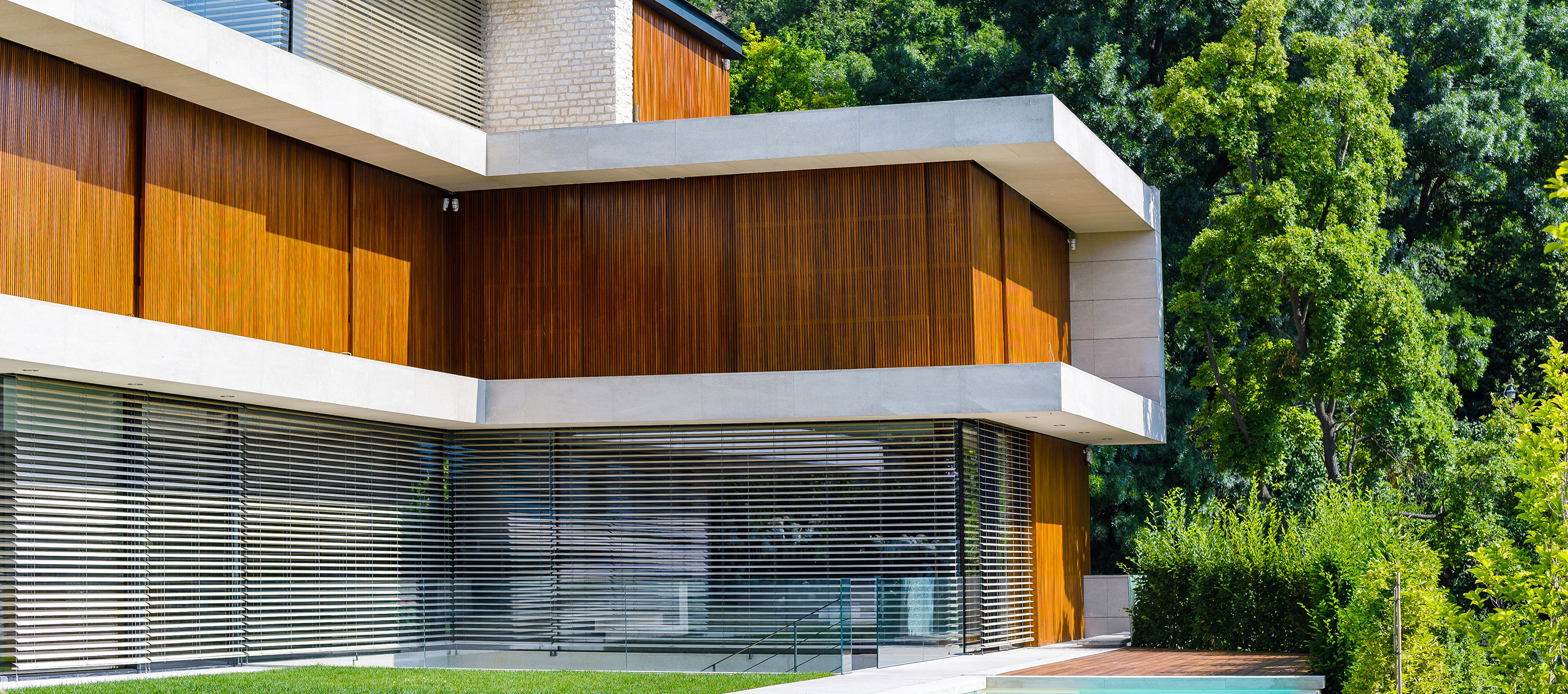 Modern villa shading by Krüllung-12