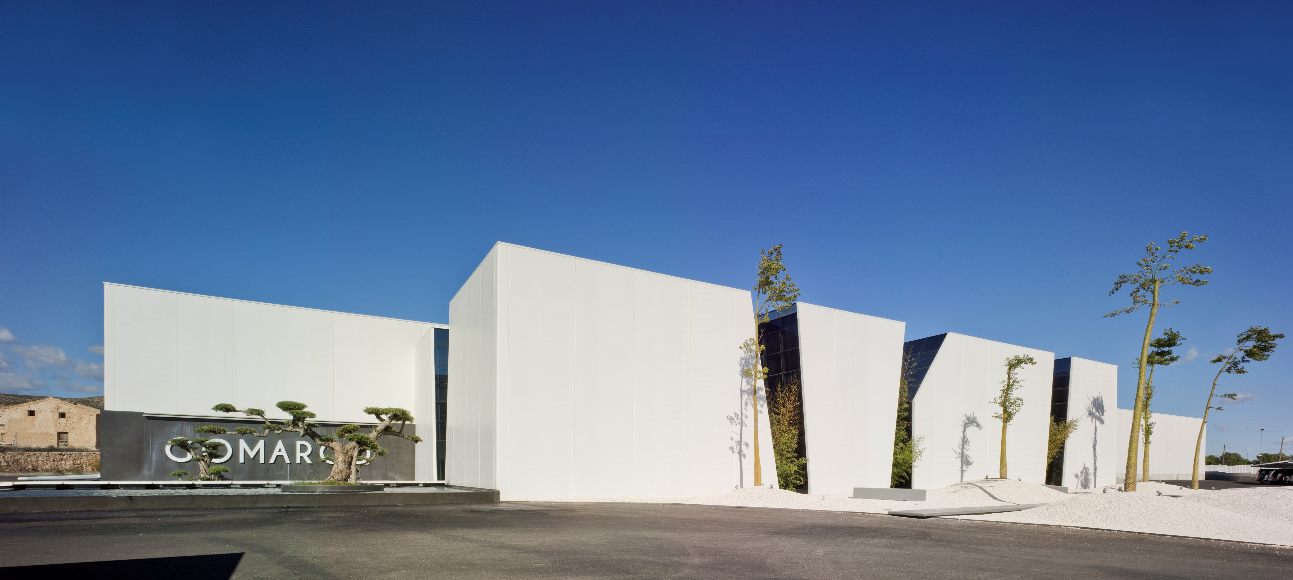 竹影婆娑的 GOMARCO 总部办公空间-3