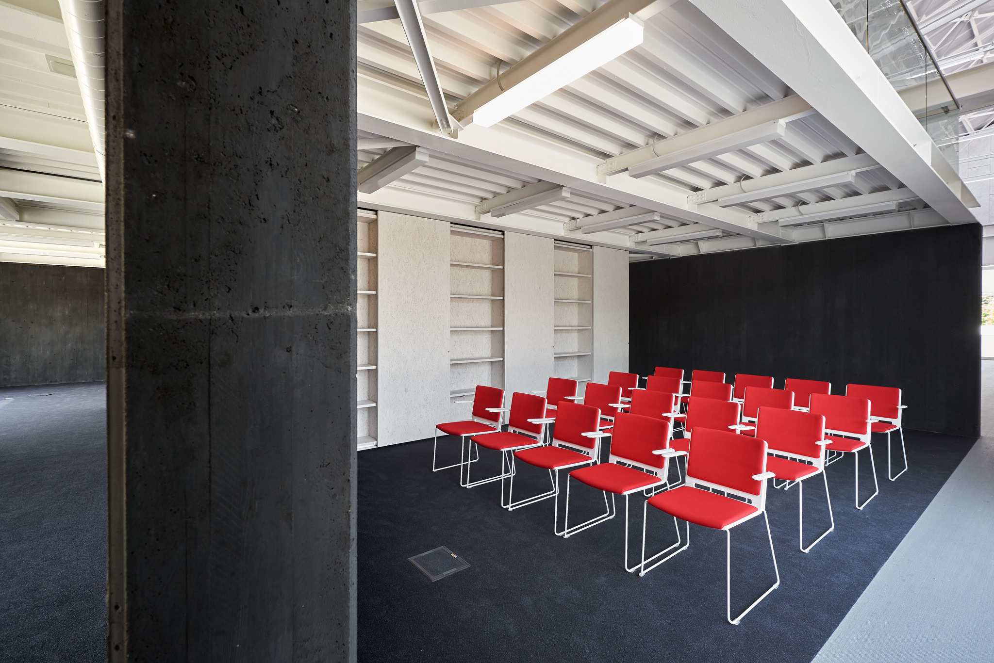 "Multi"椅点亮 Golinelli 文化中心-33