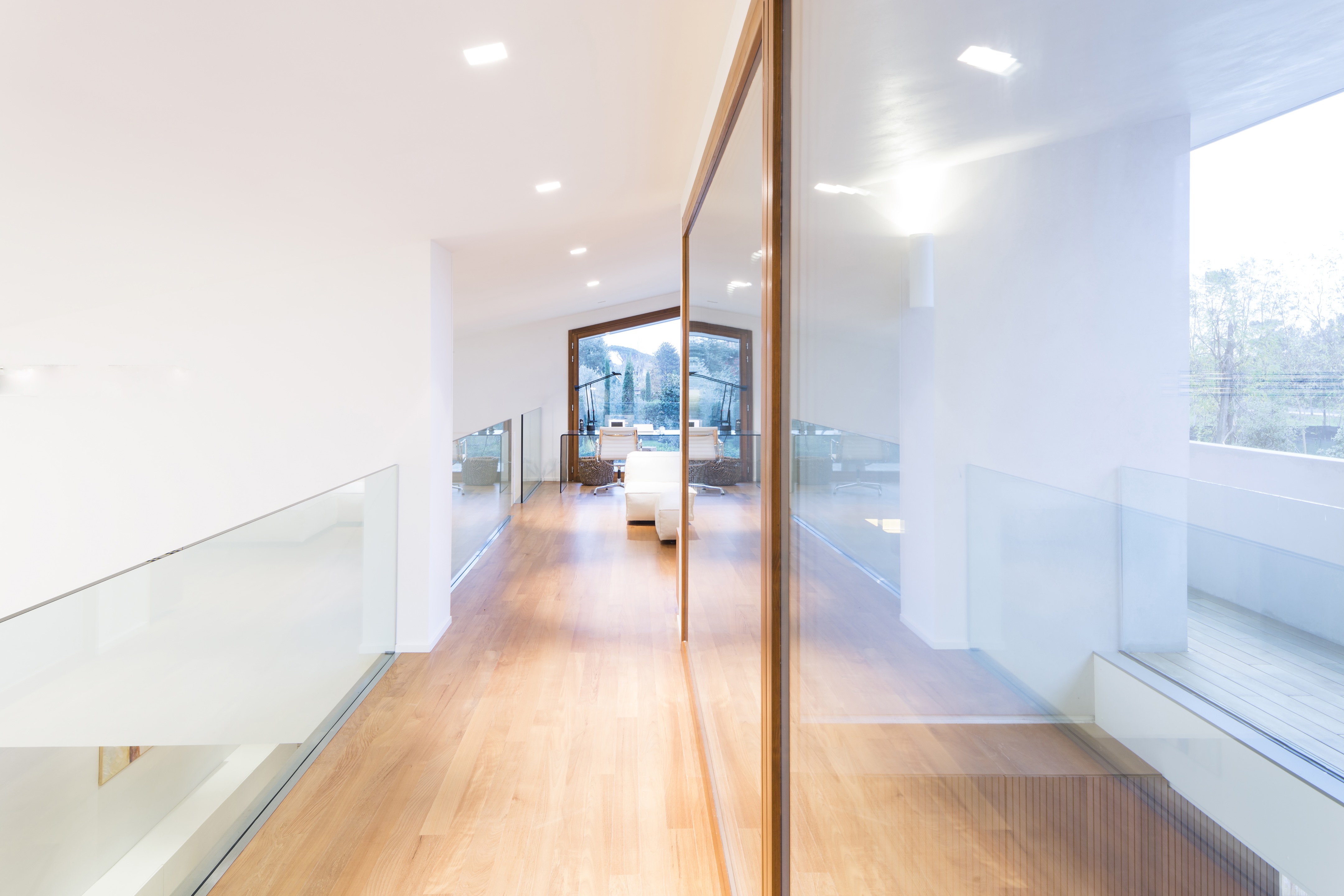 简练纯粹,自然光影交织的意大利别墅设计-17