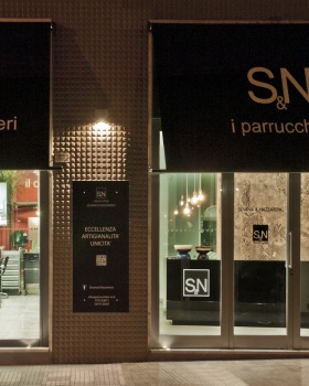 S 和 N 我理发店