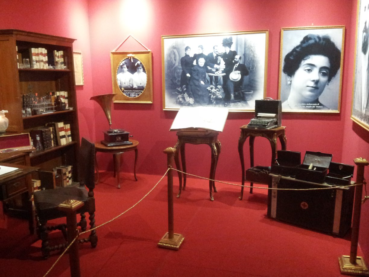 光芒万丈 | Padre Pio 展览设计-2