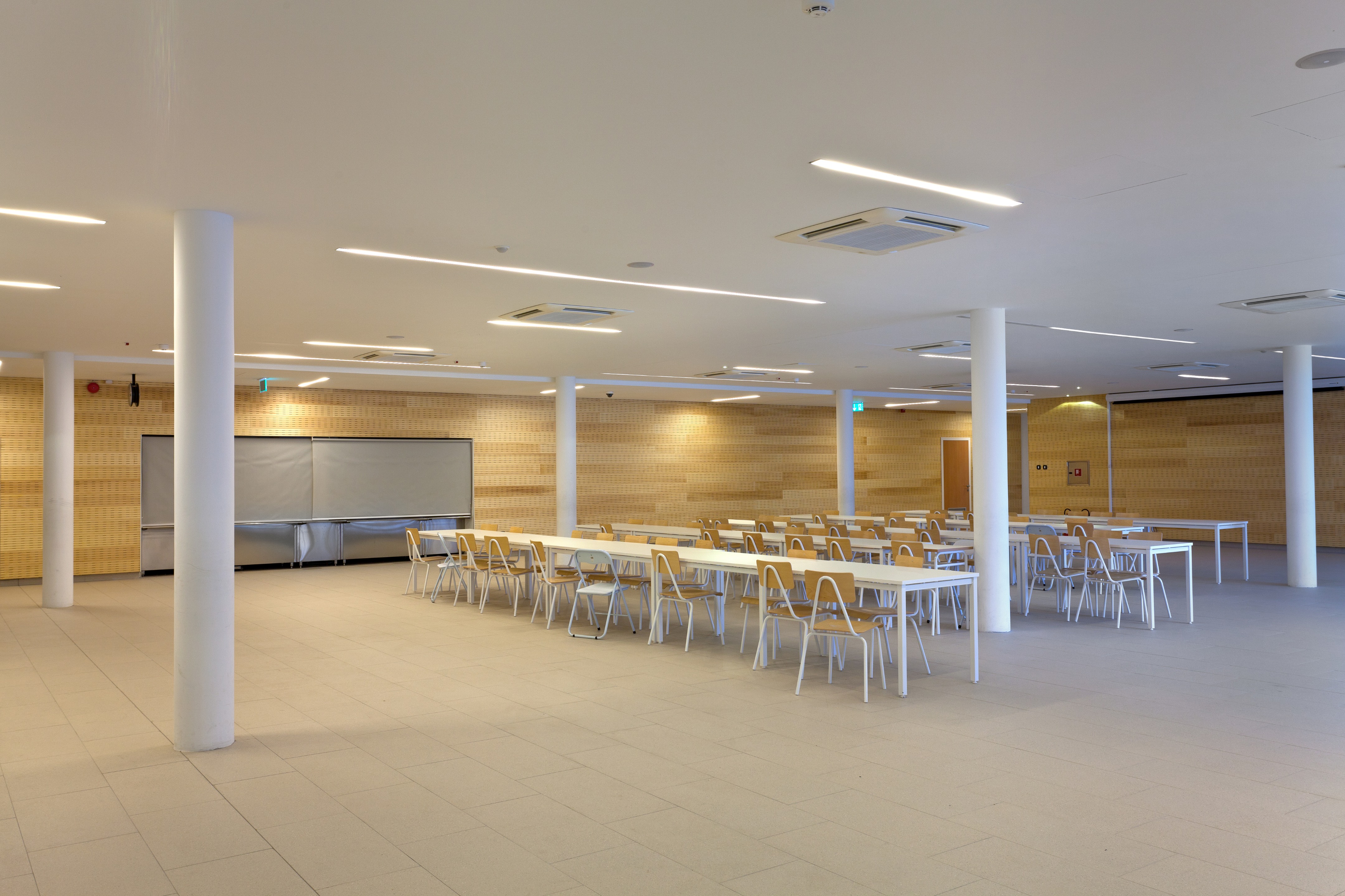 克罗地亚幼儿园与学校照明设计案例-13