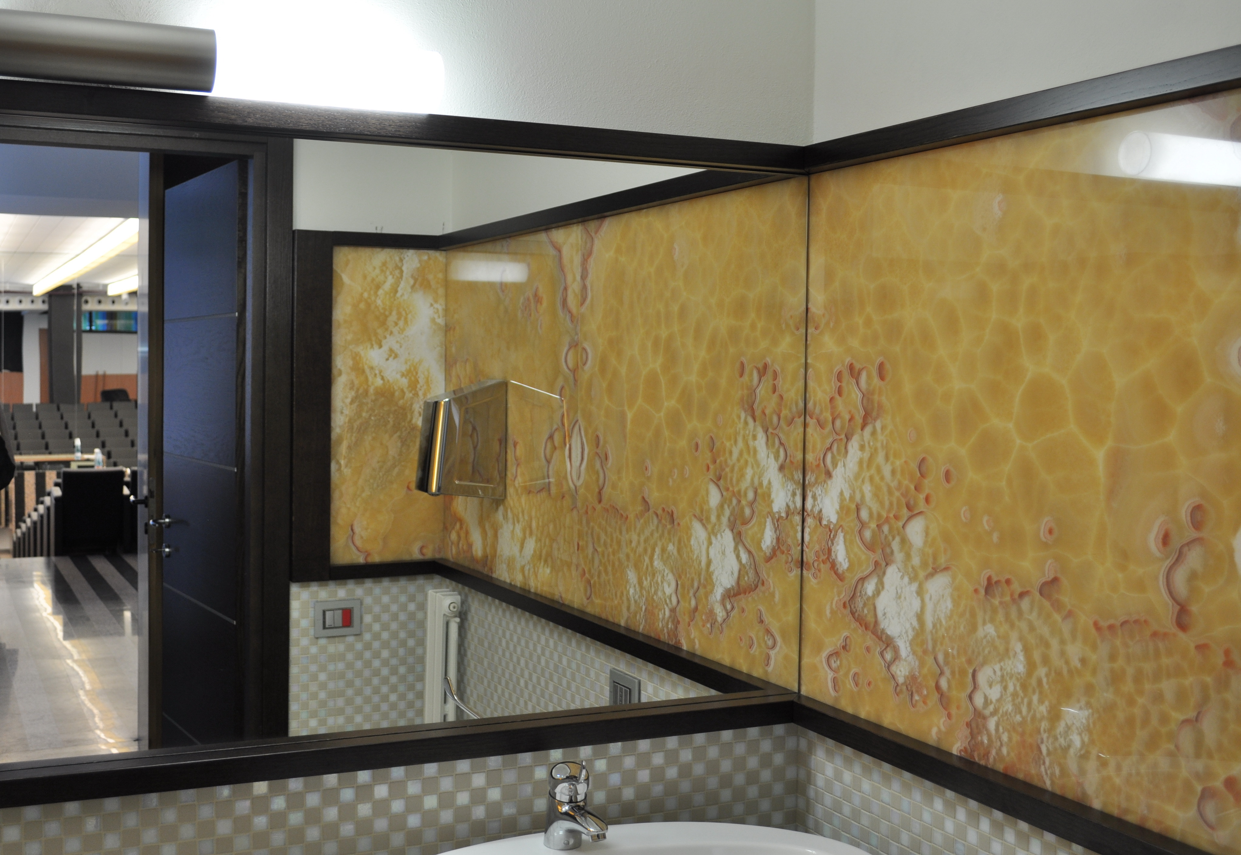 黑金剧院 | 拉文纳商业大厦室内设计-19