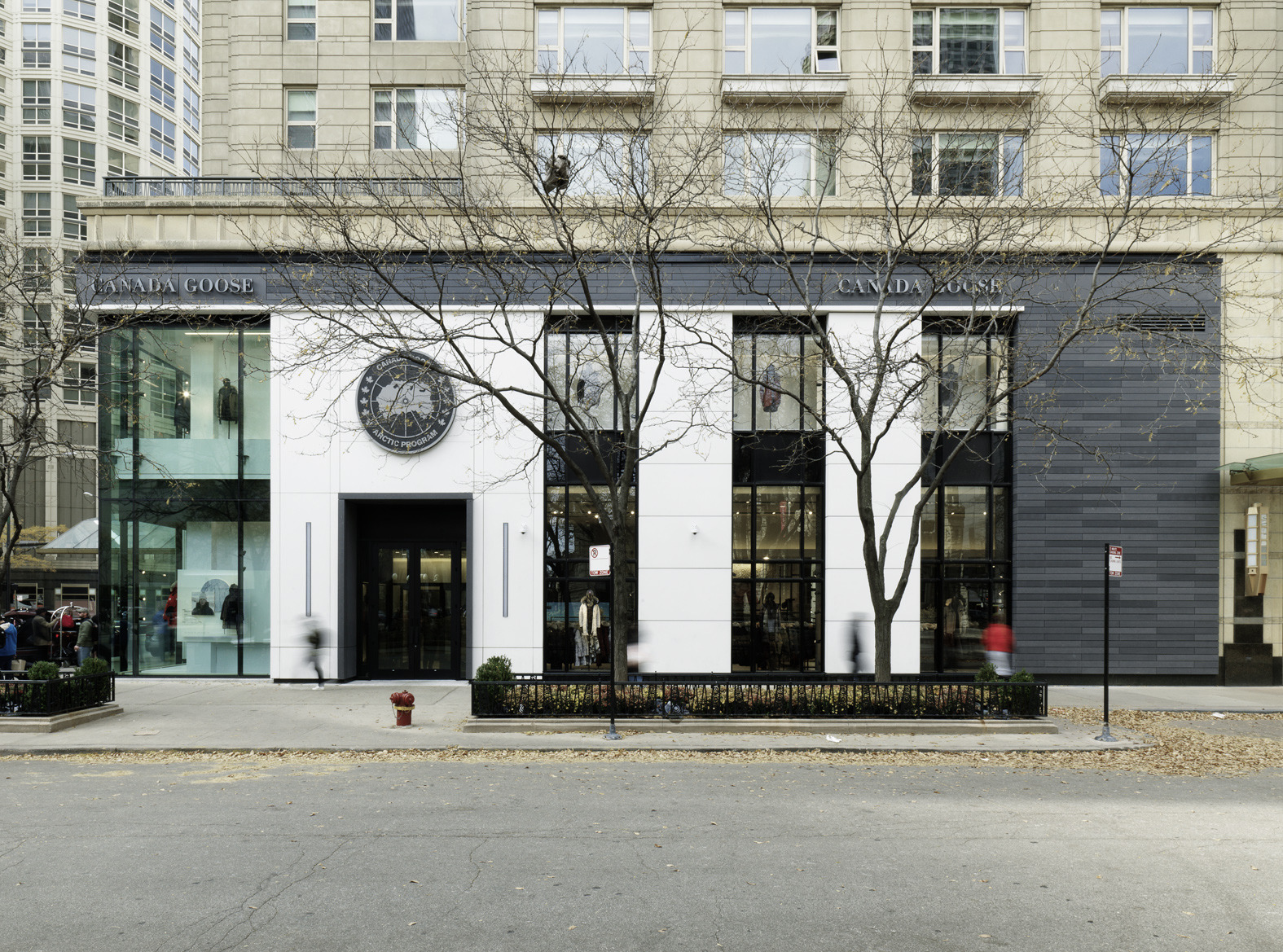 加拿大鹅芝加哥旗舰店-0