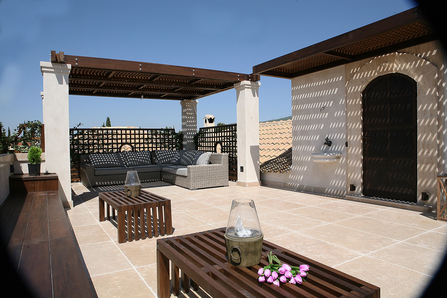 简约时尚的露台公寓设计-20