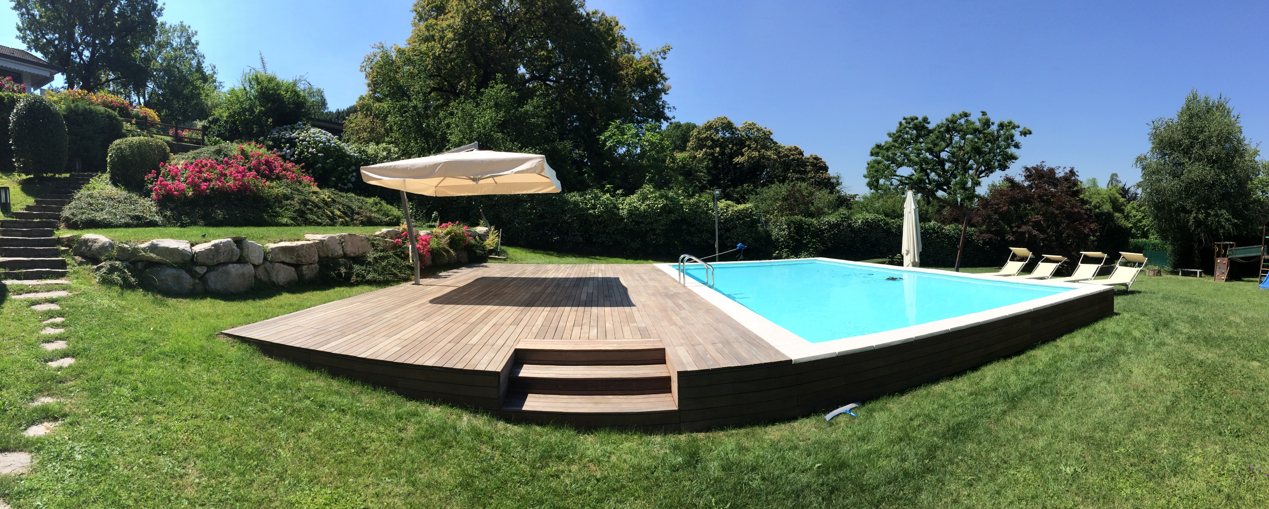 意大利湖畔别墅户外泳池休闲区设计-11