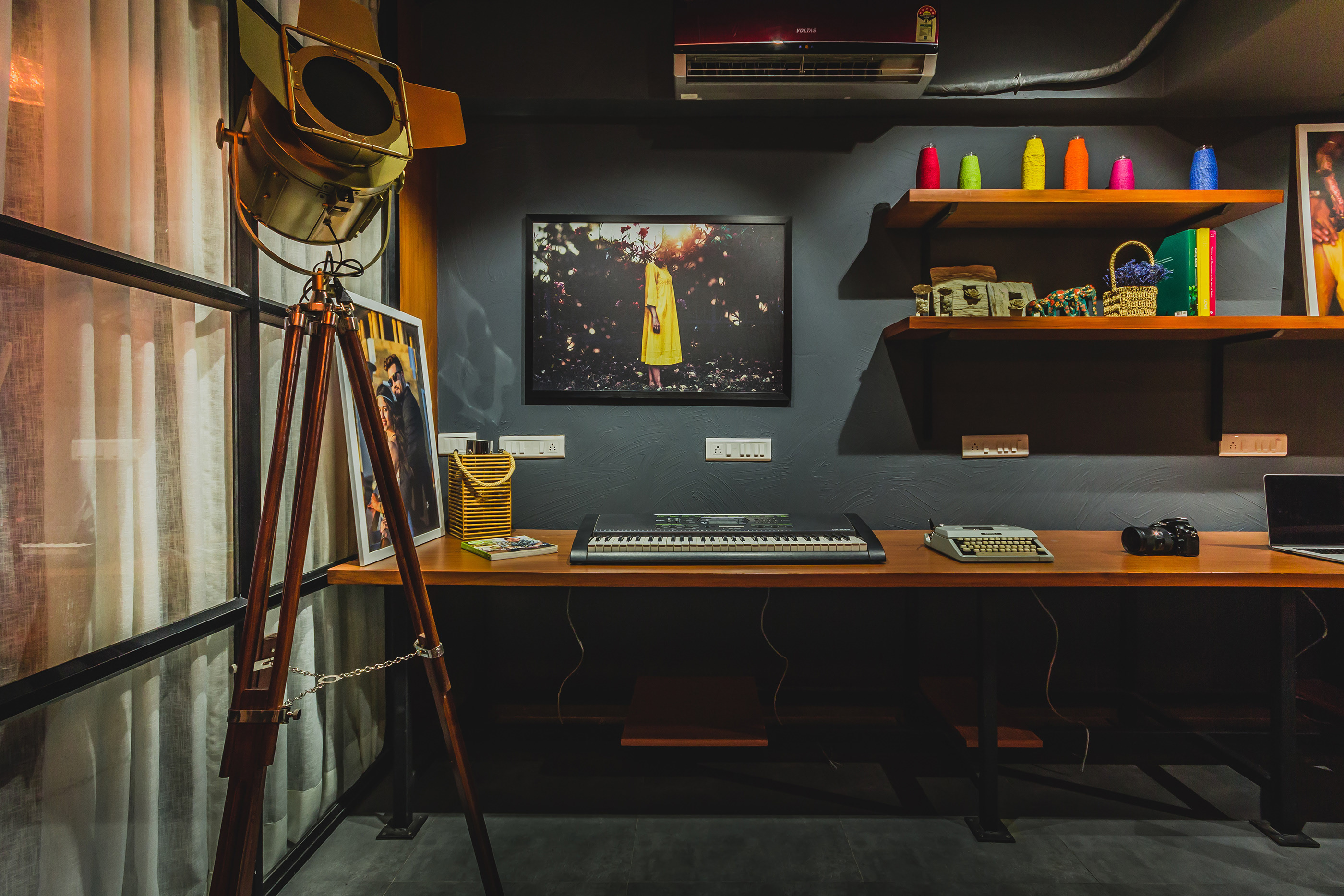 Royal Affair 摄影工作室 | 双面才华的现代摄影空间-2