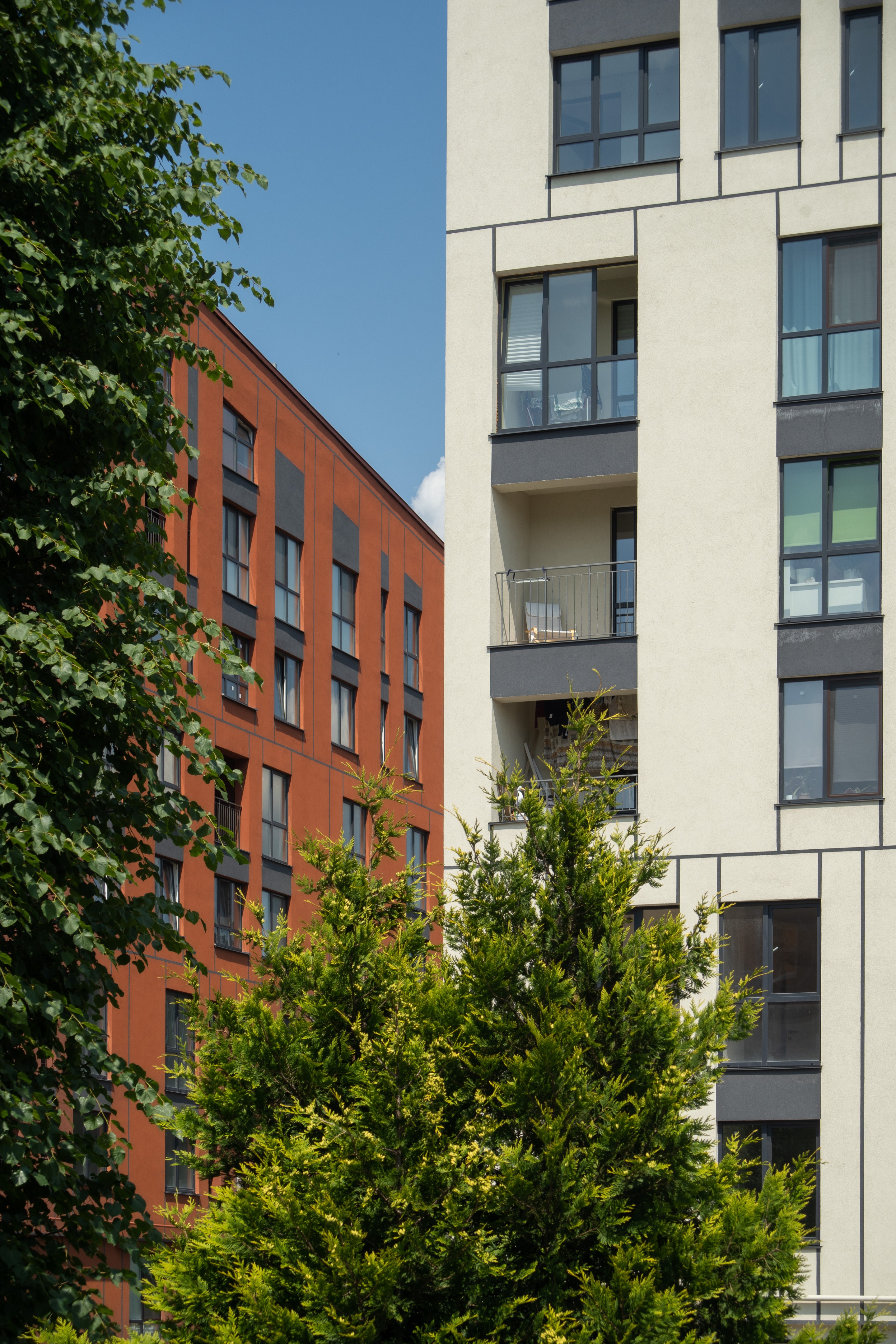 动态光谱住宅 | 斜屋顶的创意表达-26