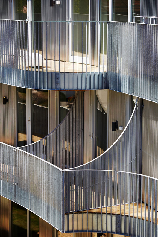 角楼 | 拥抱山丘的现代住宅设计-20