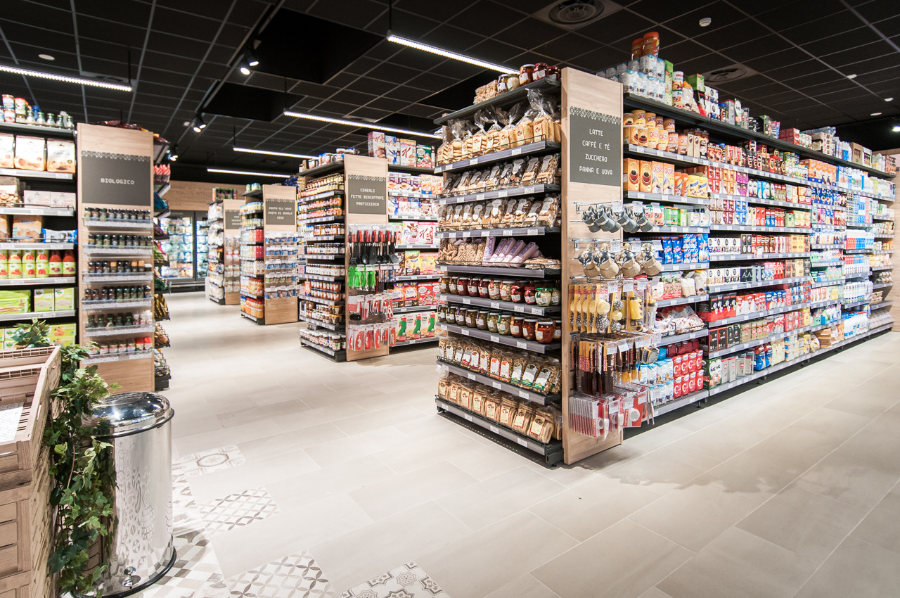 博雷洛超市由简单地-5