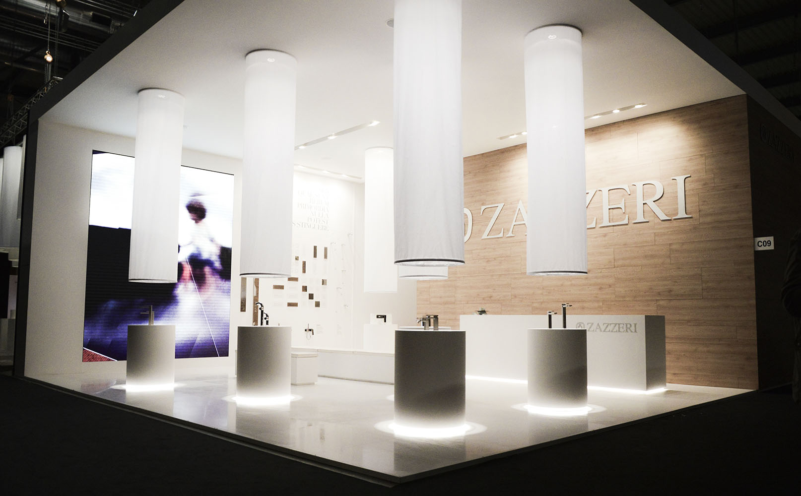 2016 年 Zazzeri 卫浴展览设计-6